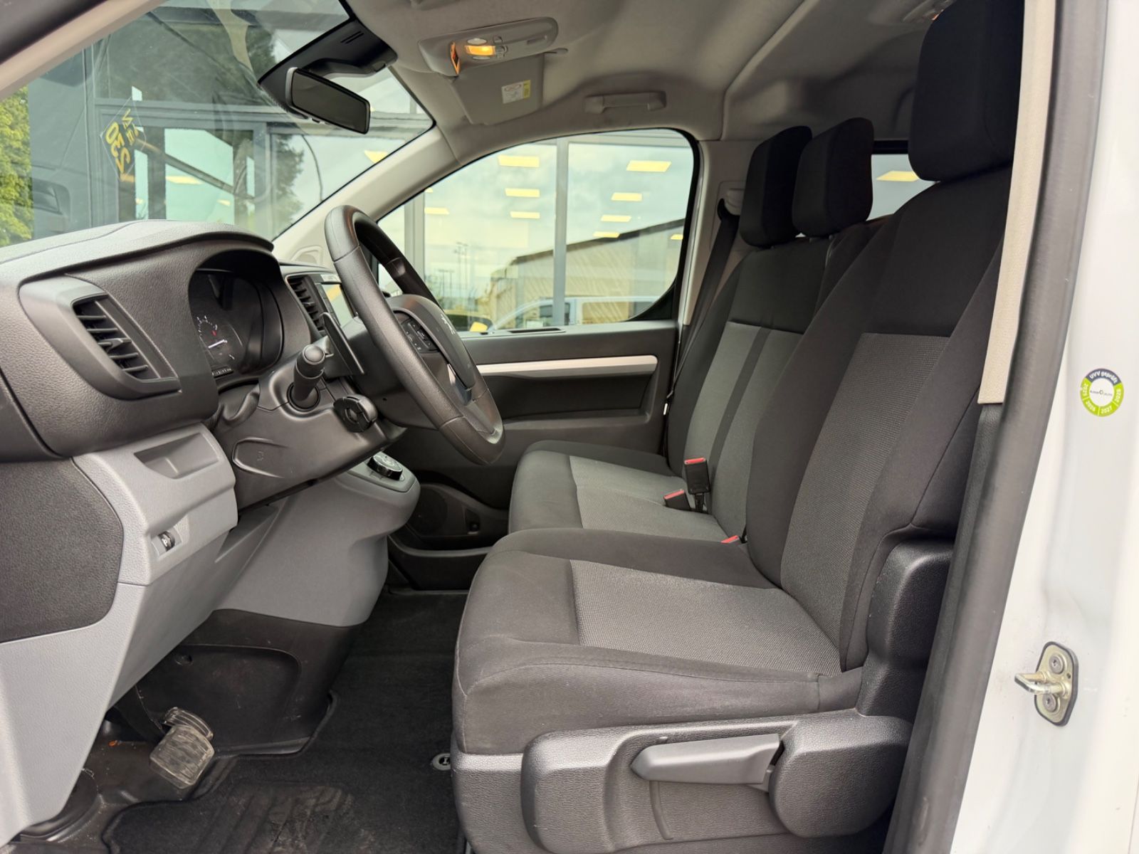 Fahrzeugabbildung Peugeot EXPERT KASTEN PREMIUM TWINCAB EDTION L3*6.SITZER