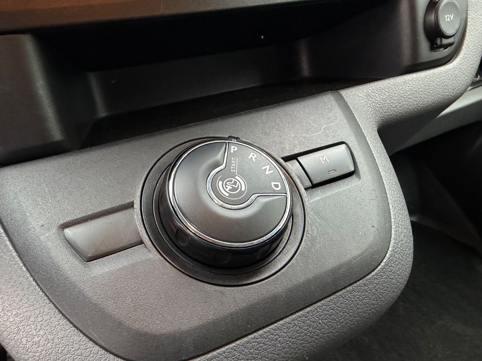 Fahrzeugabbildung Peugeot EXPERT KASTEN PREMIUM TWINCAB EDTION L3*6.SITZER