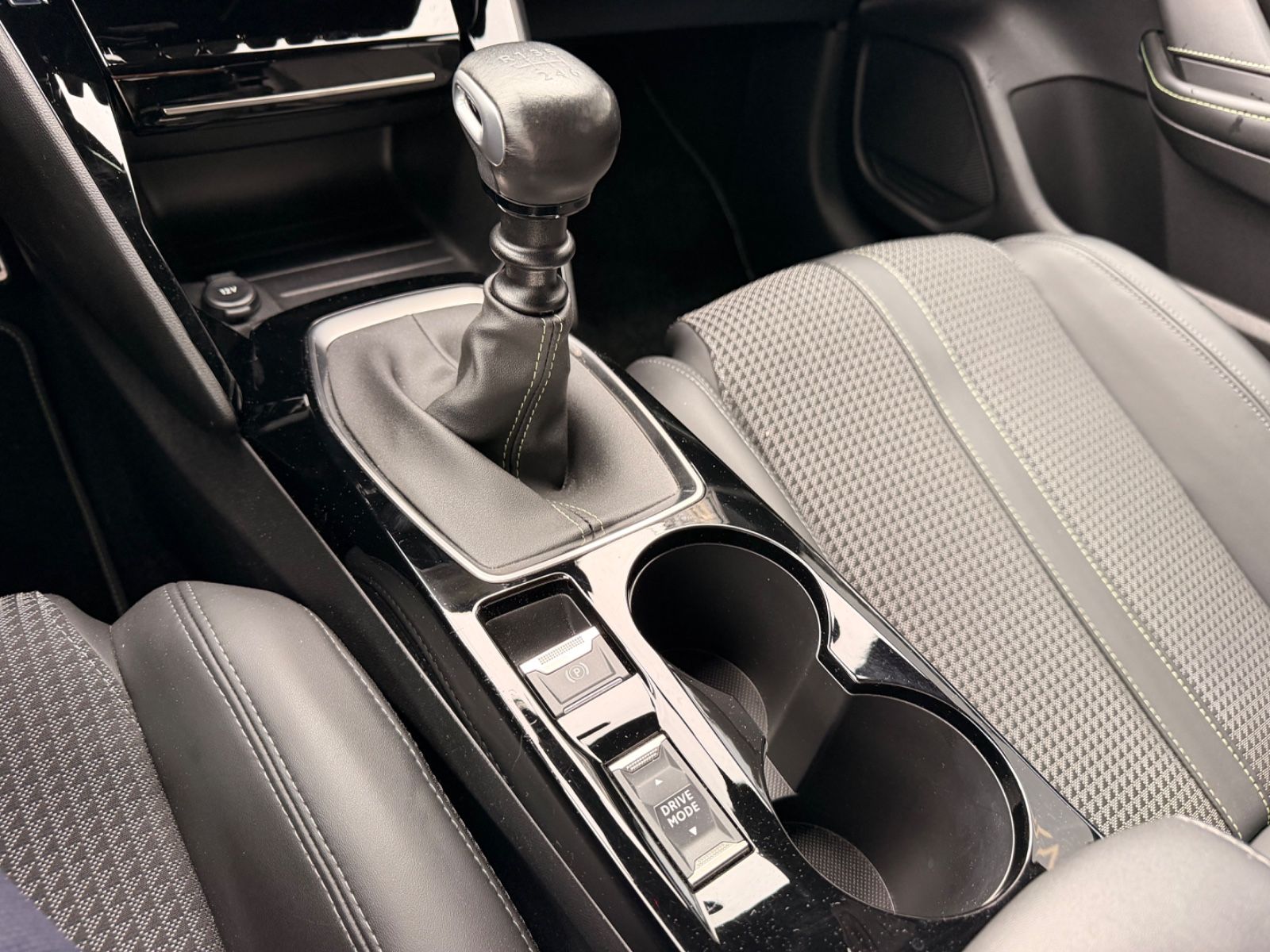 Fahrzeugabbildung Peugeot 208 GT-LINE *VIRTUELL*NAVI*KAMERA*SHZ*ALU*