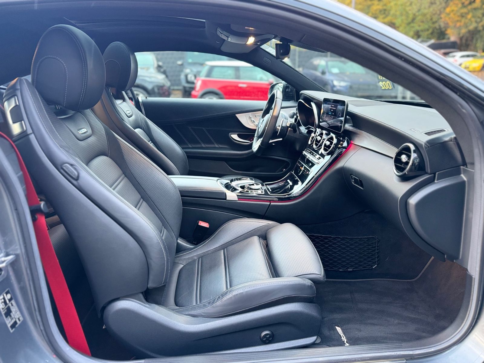 Fahrzeugabbildung Mercedes-Benz C63 AMG COUPE*PANORAMA*BURMESTER*FACELIFT*CARBON