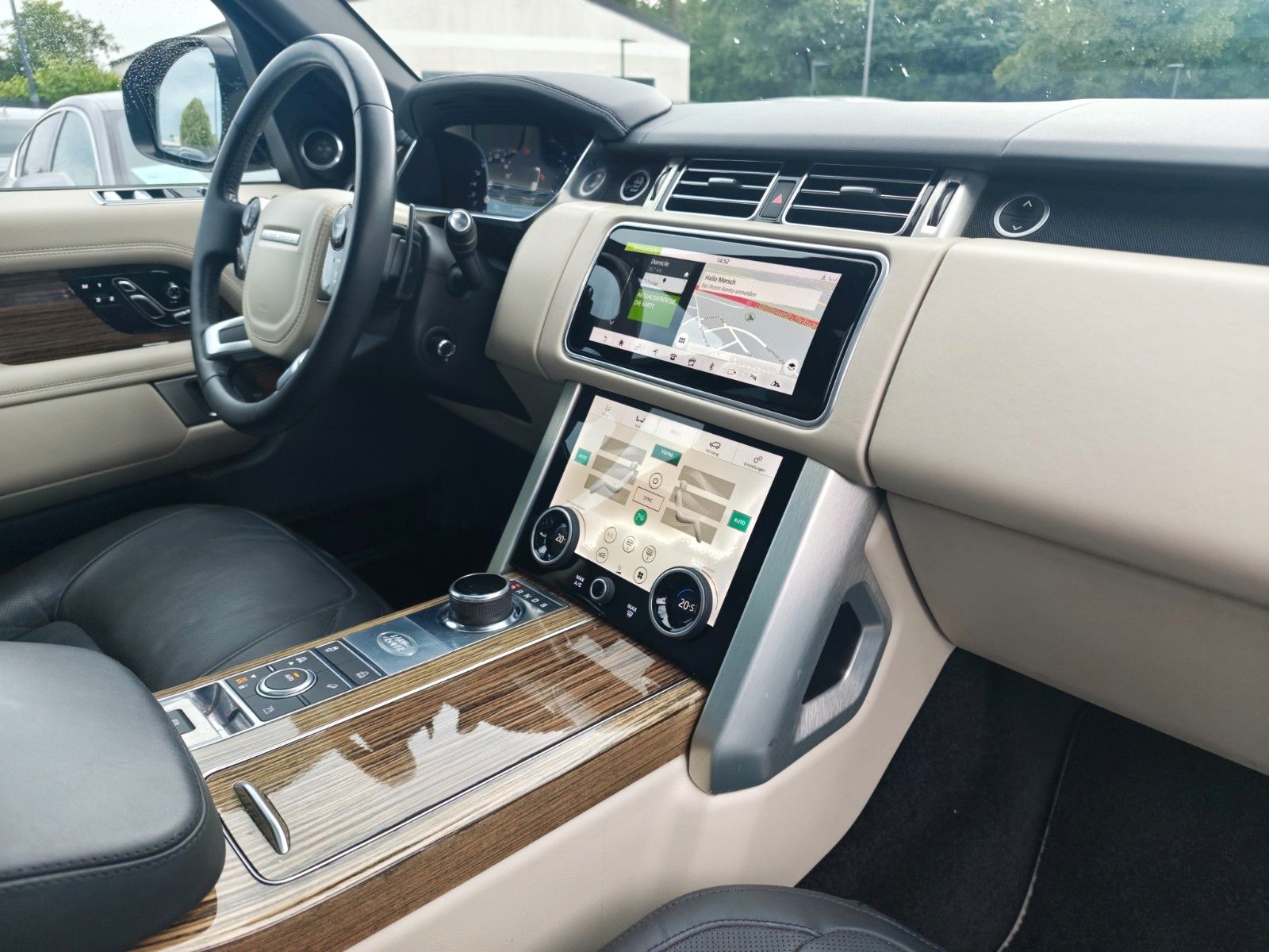 Fahrzeugabbildung Land Rover RANGE ROVER VOGUE*MERIDAN*MEMORY*V8*LUFTFEDERUNG