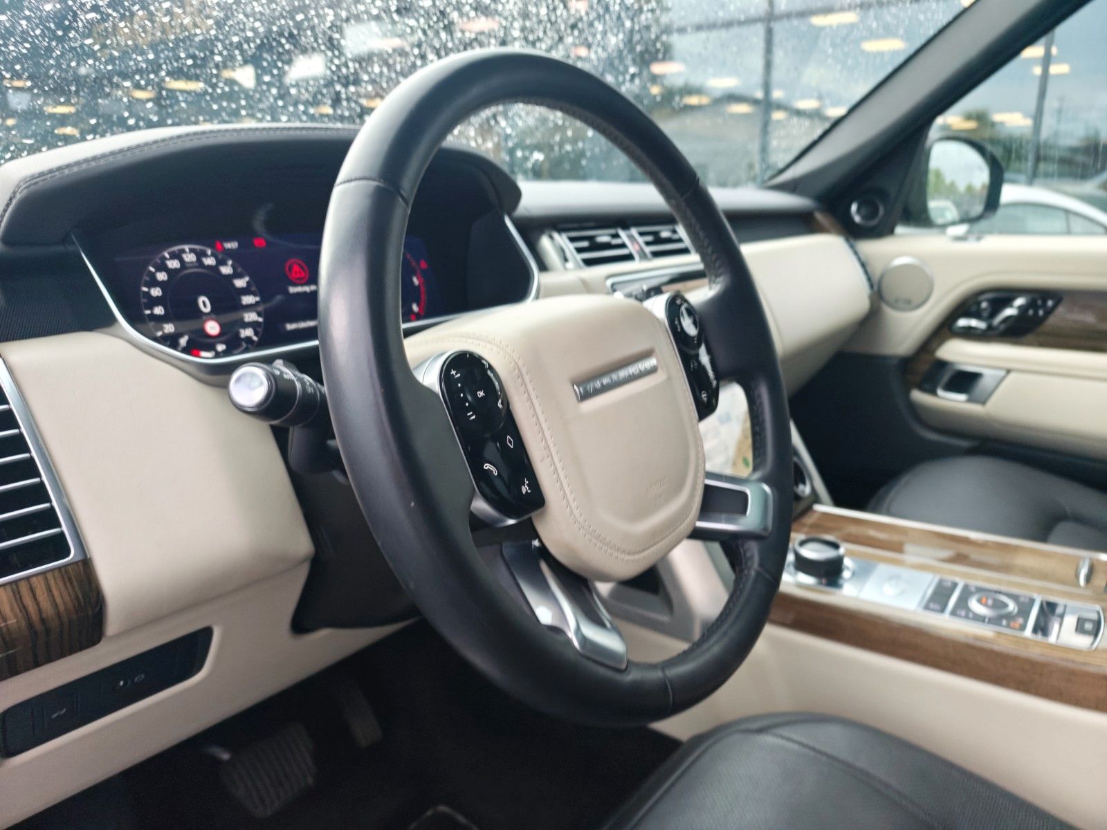 Fahrzeugabbildung Land Rover RANGE ROVER VOGUE*MERIDAN*MEMORY*V8*LUFTFEDERUNG