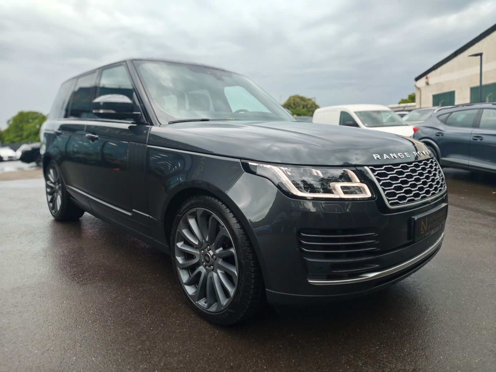 Fahrzeugabbildung Land Rover RANGE ROVER VOGUE*MERIDAN*MEMORY*V8*LUFTFEDERUNG