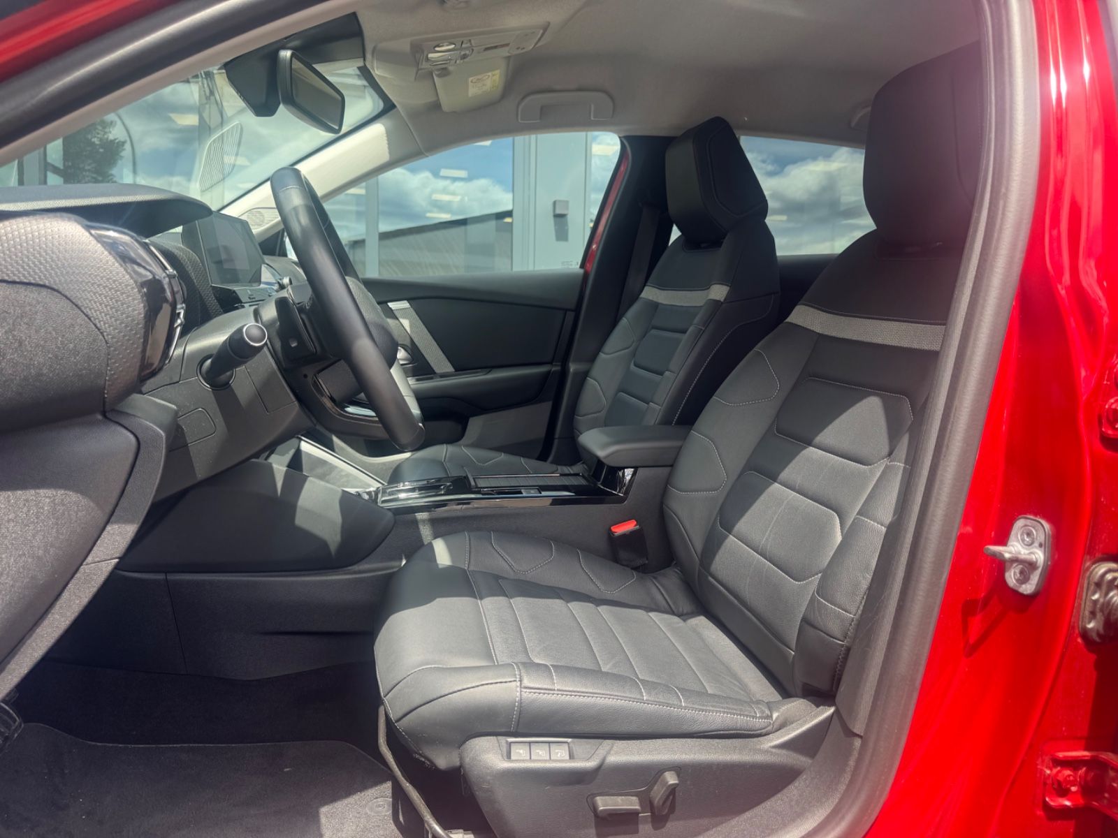Fahrzeugabbildung Citroën C4 LIM EXCLUSIVE *LEDER*MEMORY*NAVI*LED*KAM*