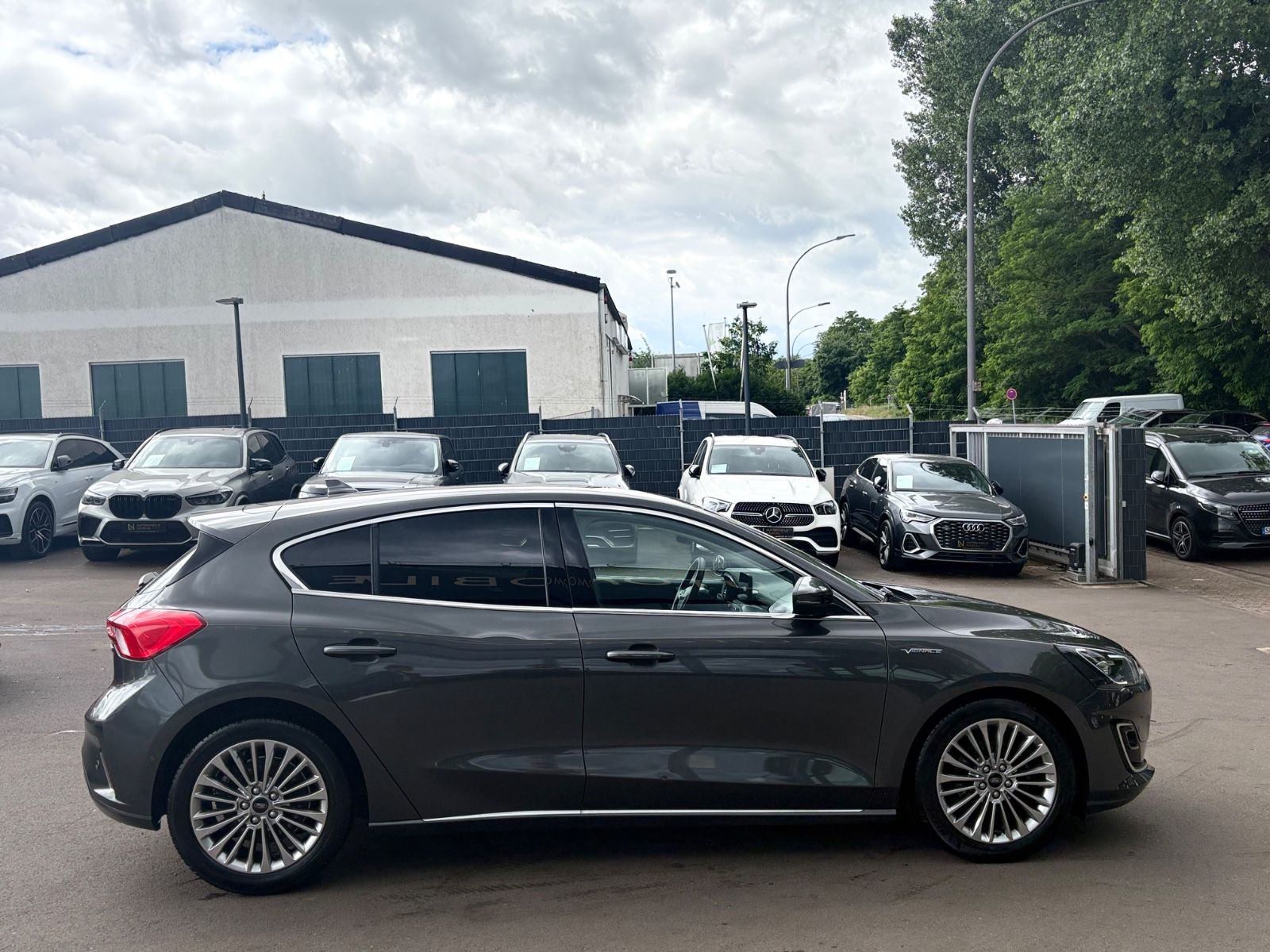 Fahrzeugabbildung Ford FOCUS VIGNALE *1.HAND*HEAD-UP*KAMERA*NAVI*
