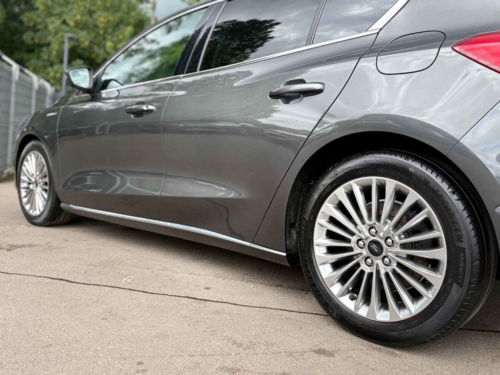 Fahrzeugabbildung Ford FOCUS VIGNALE *1.HAND*HEAD-UP*KAMERA*NAVI*