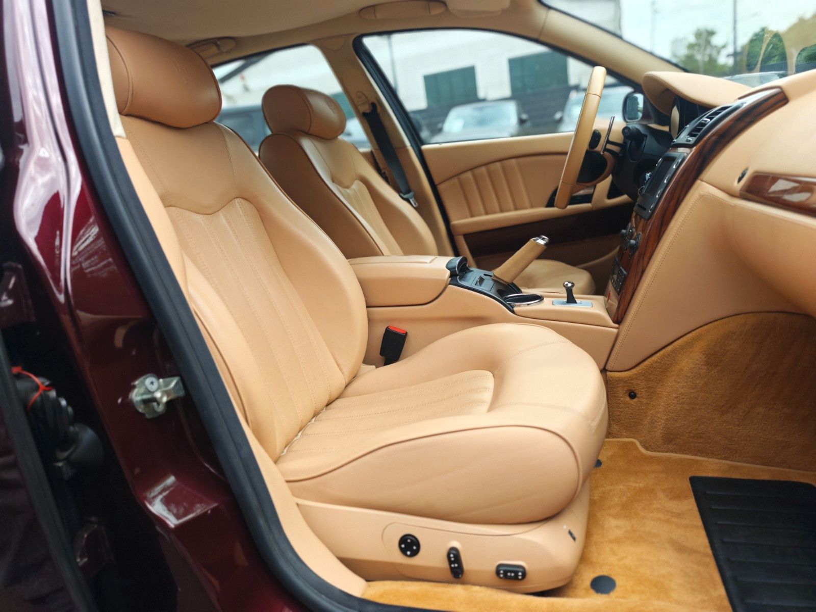 Fahrzeugabbildung Maserati QUATTROPORTE 4,2 *2.HD*COC*AUT*HISTORIE MASERATI