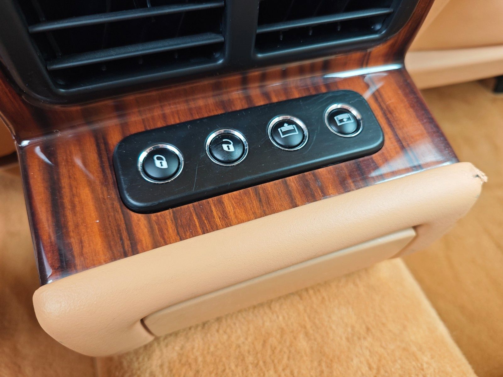 Fahrzeugabbildung Maserati QUATTROPORTE 4,2 *2.HD*COC*AUT*HISTORIE MASERATI