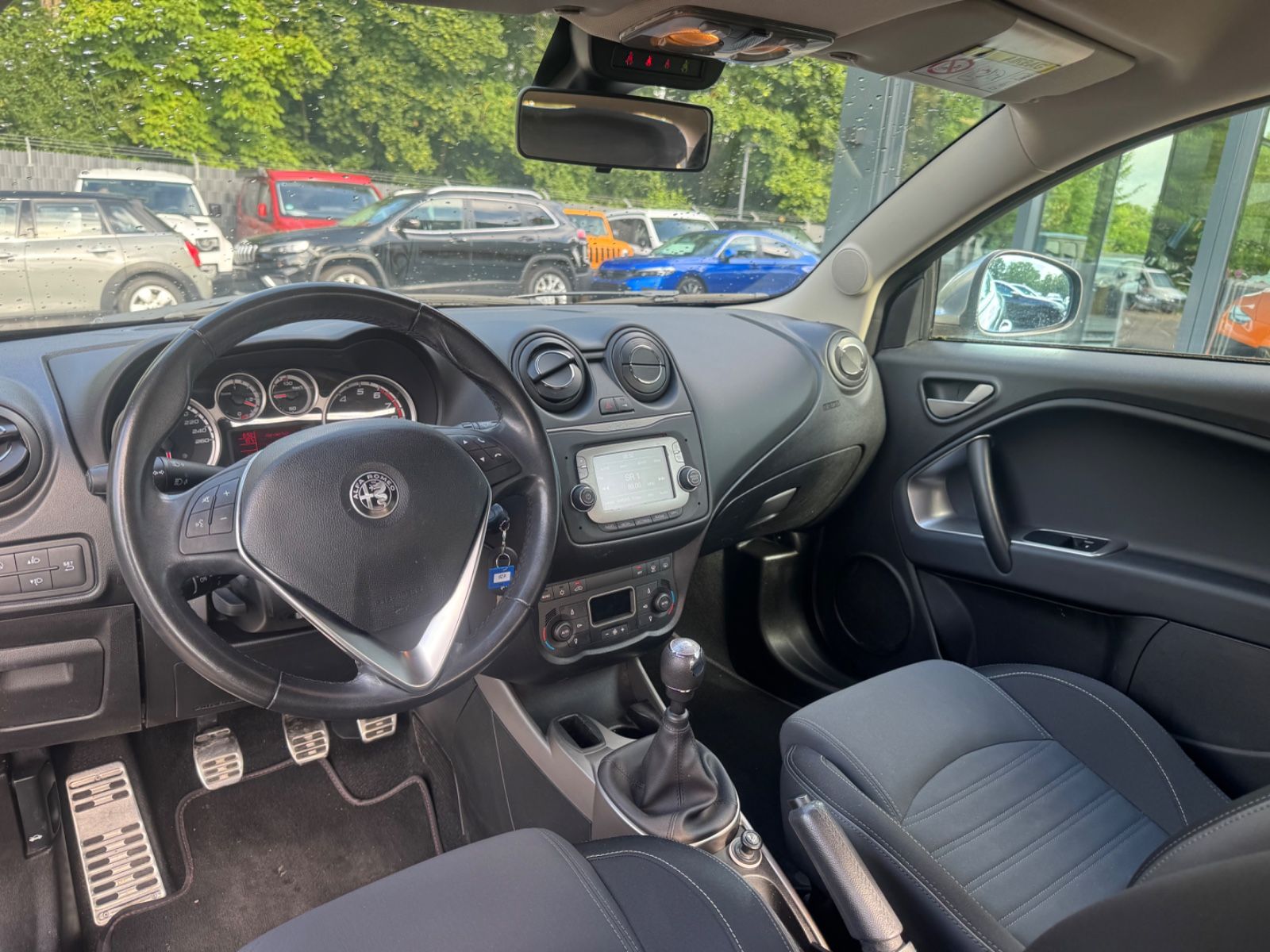 Fahrzeugabbildung Alfa Romeo MITO SUPER *8-FACH*PDC*KLIMA*ALU*