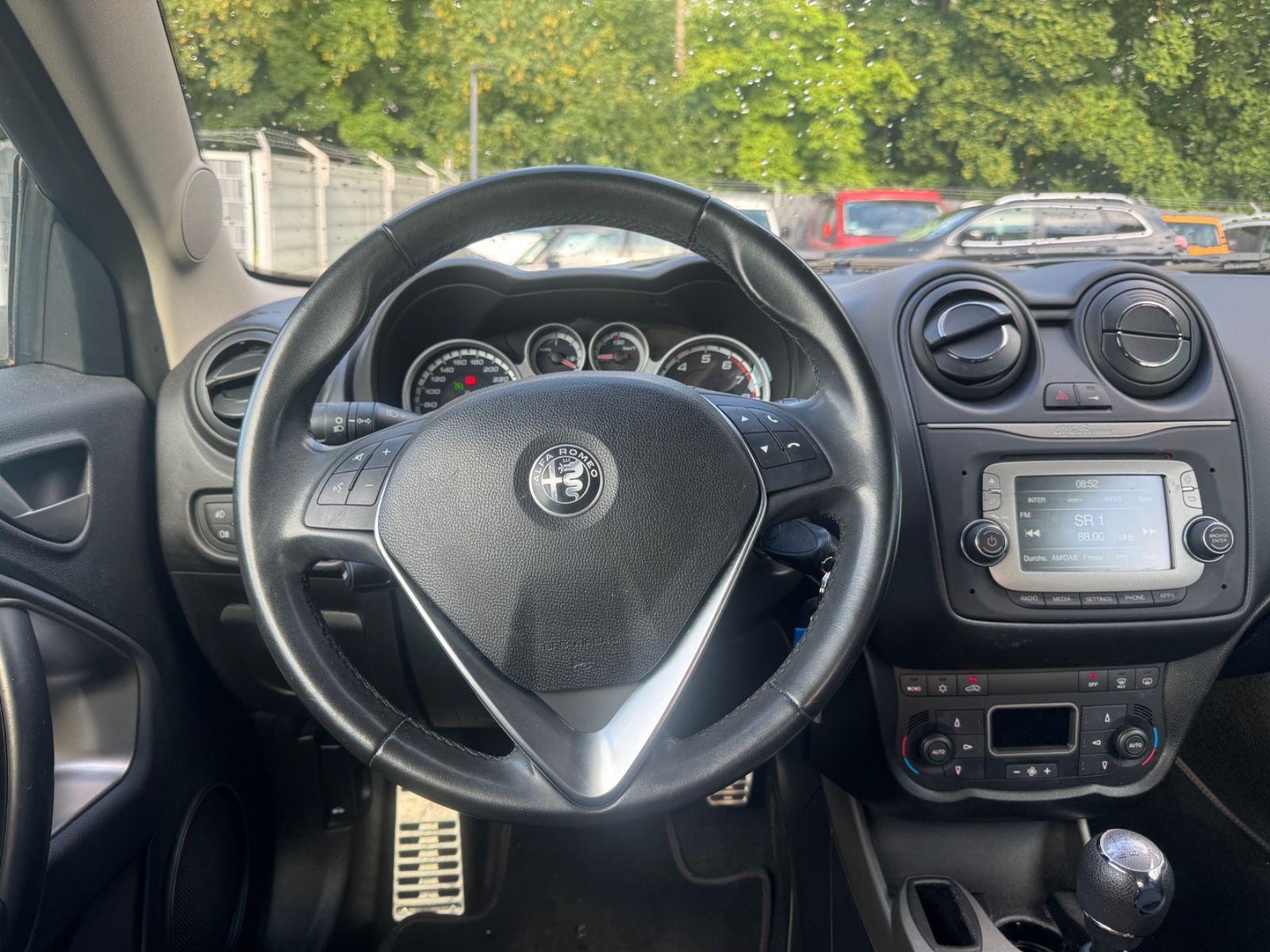 Fahrzeugabbildung Alfa Romeo MITO SUPER *8-FACH*PDC*KLIMA*ALU*