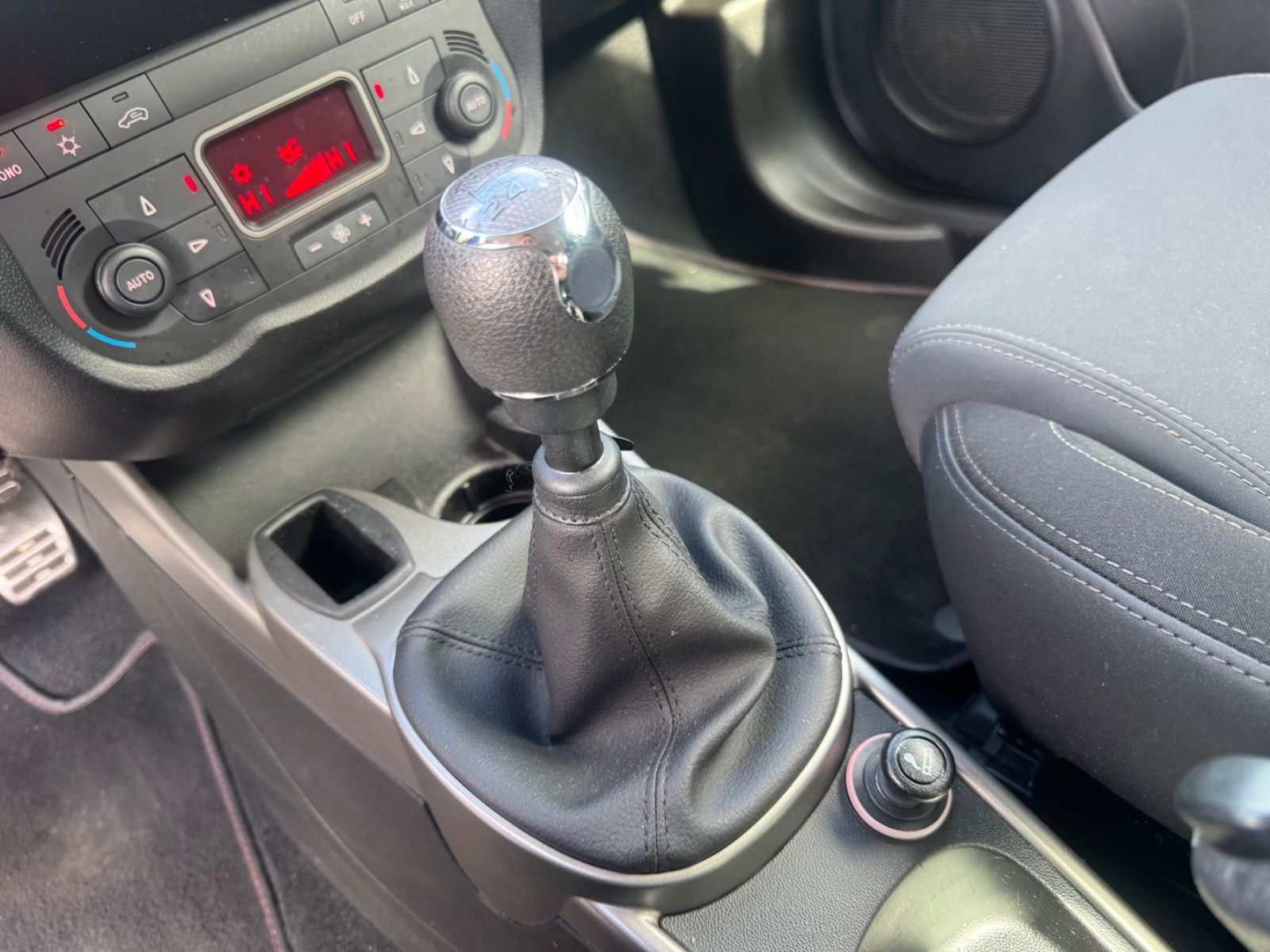 Fahrzeugabbildung Alfa Romeo MITO SUPER *8-FACH*PDC*KLIMA*ALU*