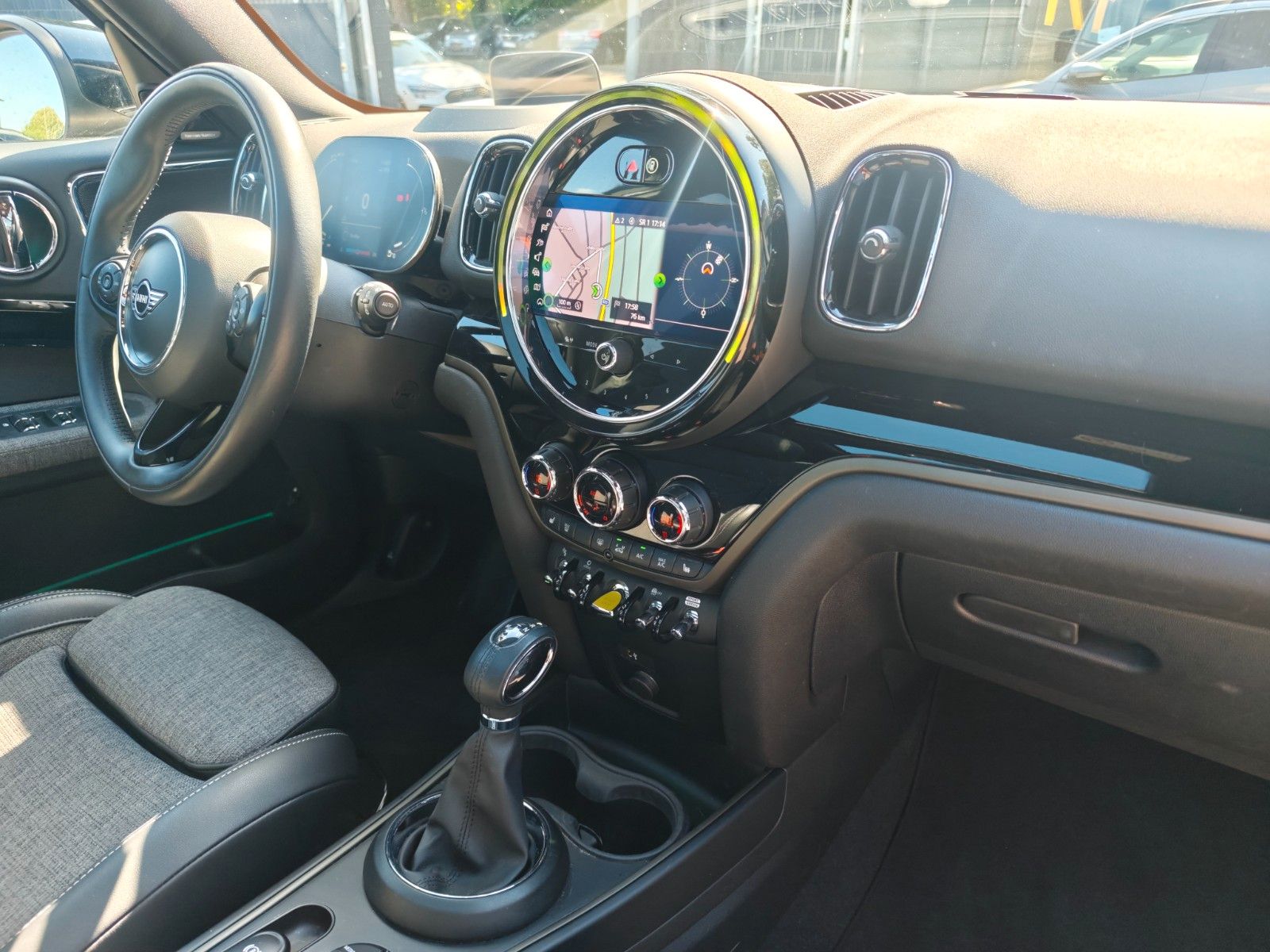 Fahrzeugabbildung MINI COUNTRYMAN COOPER SE *AUT*LED*SHZ*PANORAMA*KAM*