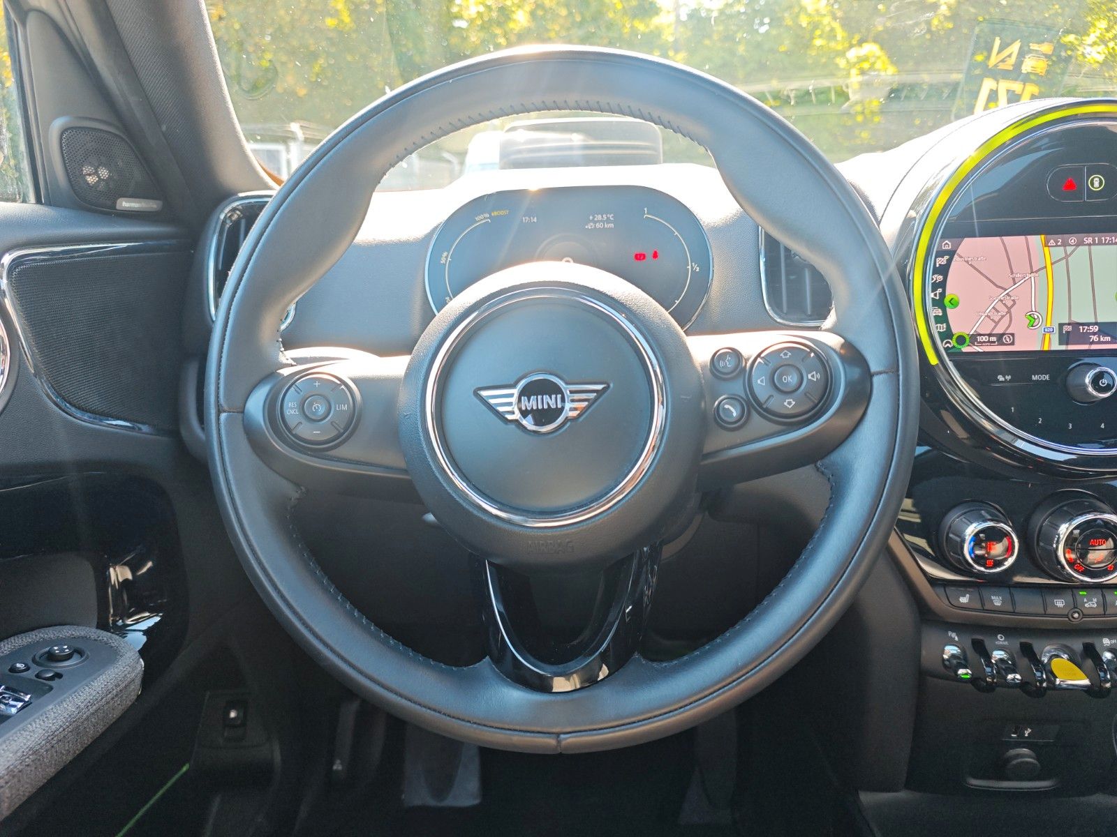 Fahrzeugabbildung MINI COUNTRYMAN COOPER SE *AUT*LED*SHZ*PANORAMA*KAM*