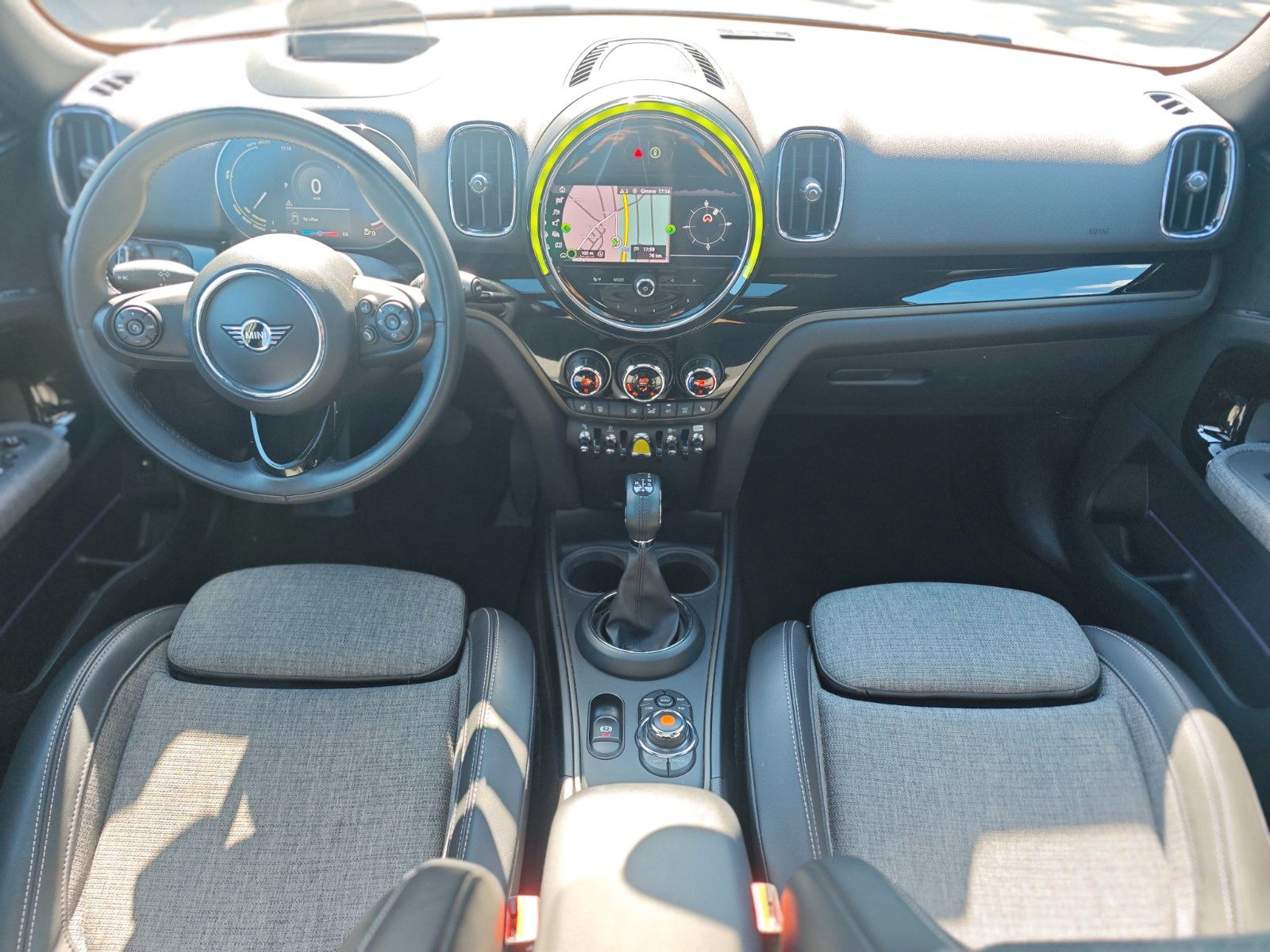 Fahrzeugabbildung MINI COUNTRYMAN COOPER SE *AUT*LED*SHZ*PANORAMA*KAM*