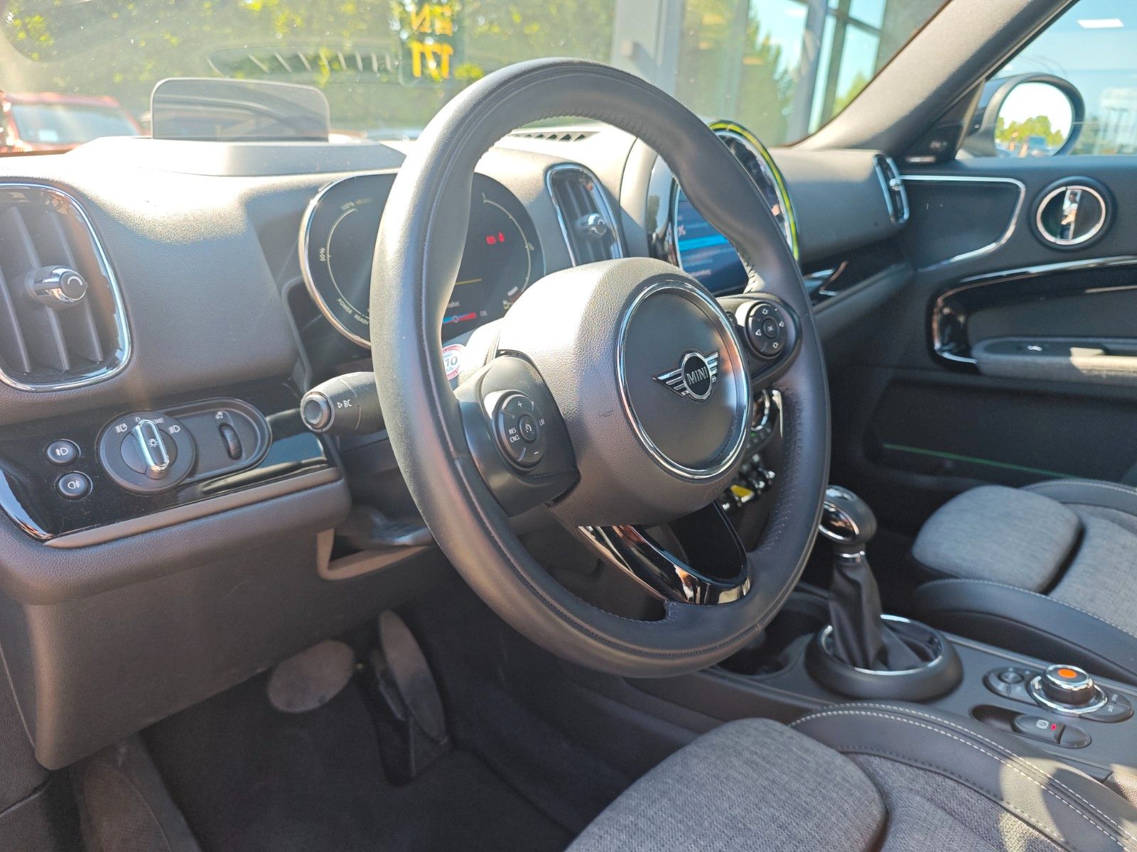 Fahrzeugabbildung MINI COUNTRYMAN COOPER SE *AUT*LED*SHZ*PANORAMA*KAM*