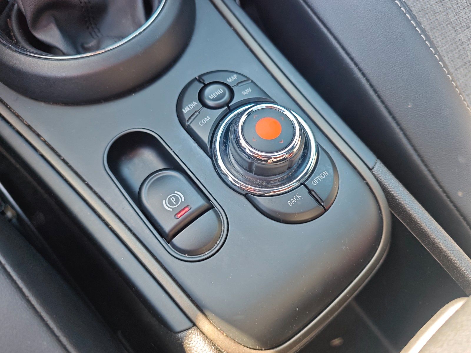Fahrzeugabbildung MINI COUNTRYMAN COOPER SE *AUT*LED*SHZ*PANORAMA*KAM*