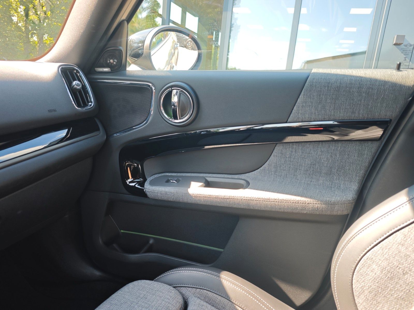 Fahrzeugabbildung MINI COUNTRYMAN COOPER SE *AUT*LED*SHZ*PANORAMA*KAM*
