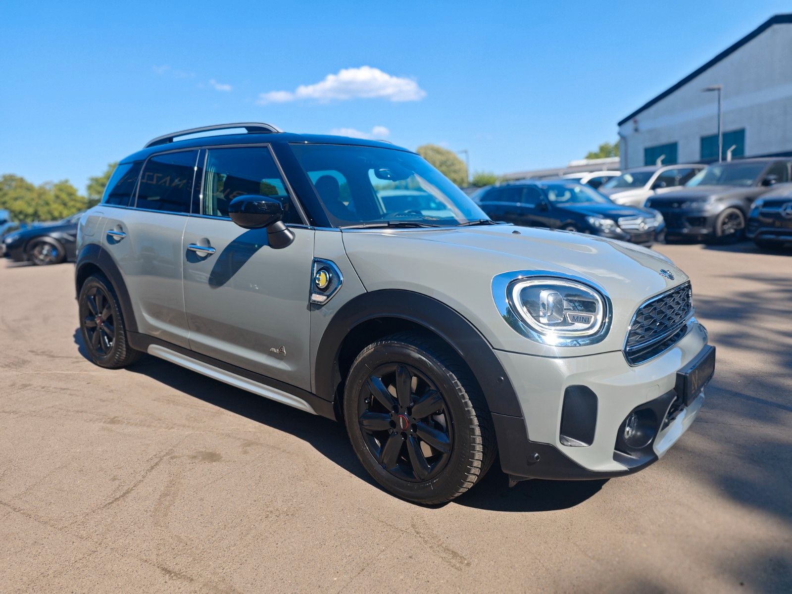 Fahrzeugabbildung MINI COUNTRYMAN COOPER SE *AUT*LED*SHZ*PANORAMA*KAM*