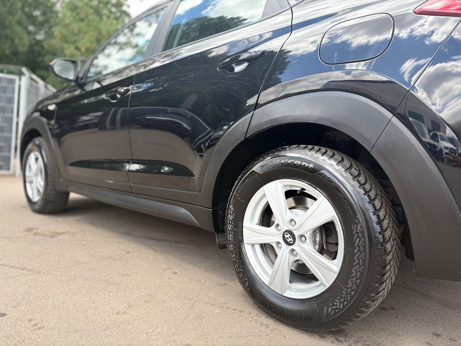 Fahrzeugabbildung Hyundai TUCSON STYLE 2WD *SHZ*ALU*NAVI*LED*KAM*