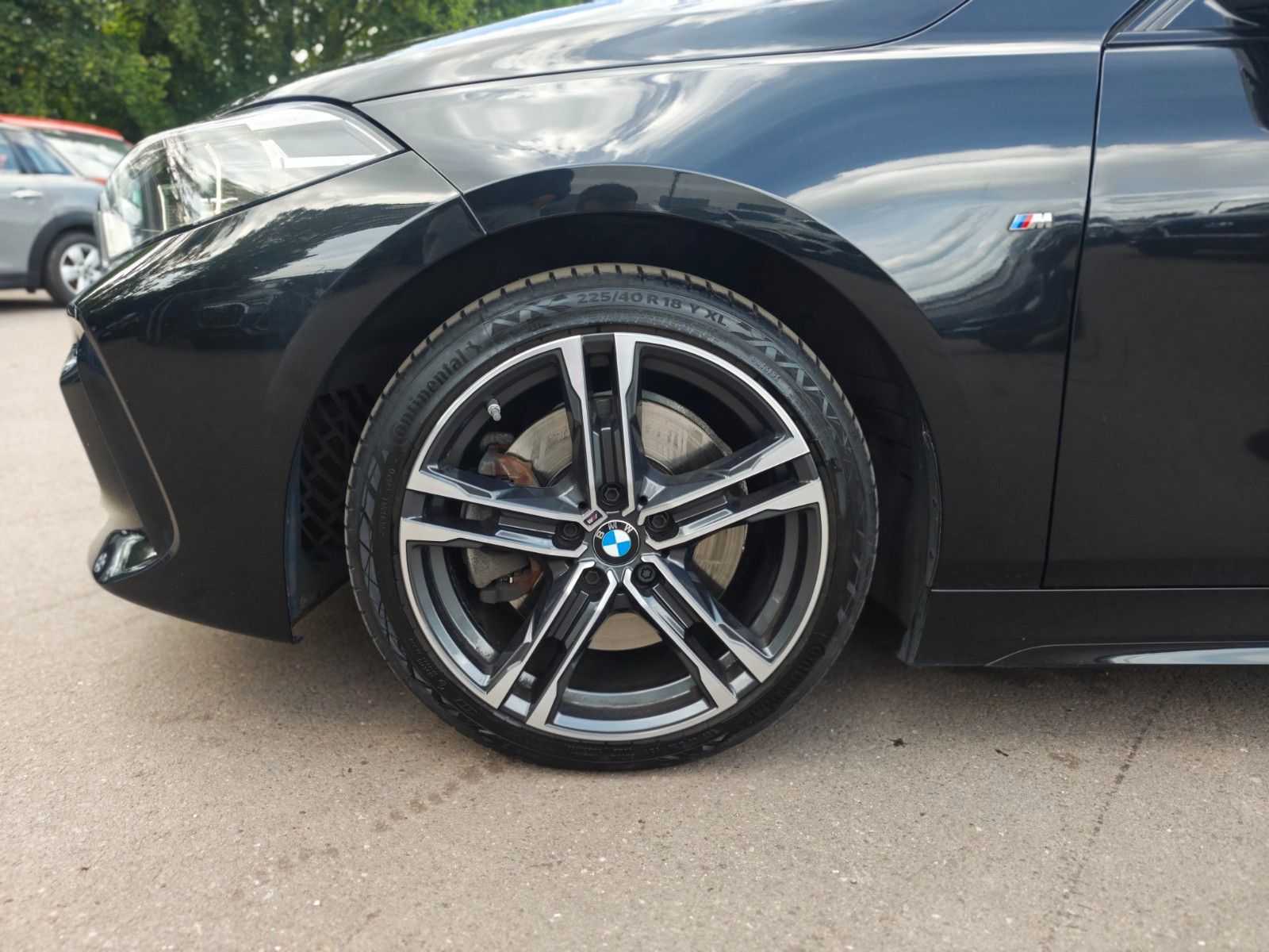 Fahrzeugabbildung BMW 120I M SPORTPAKET *SHADOW*NAVI*LED*ALCANTARA*TOP