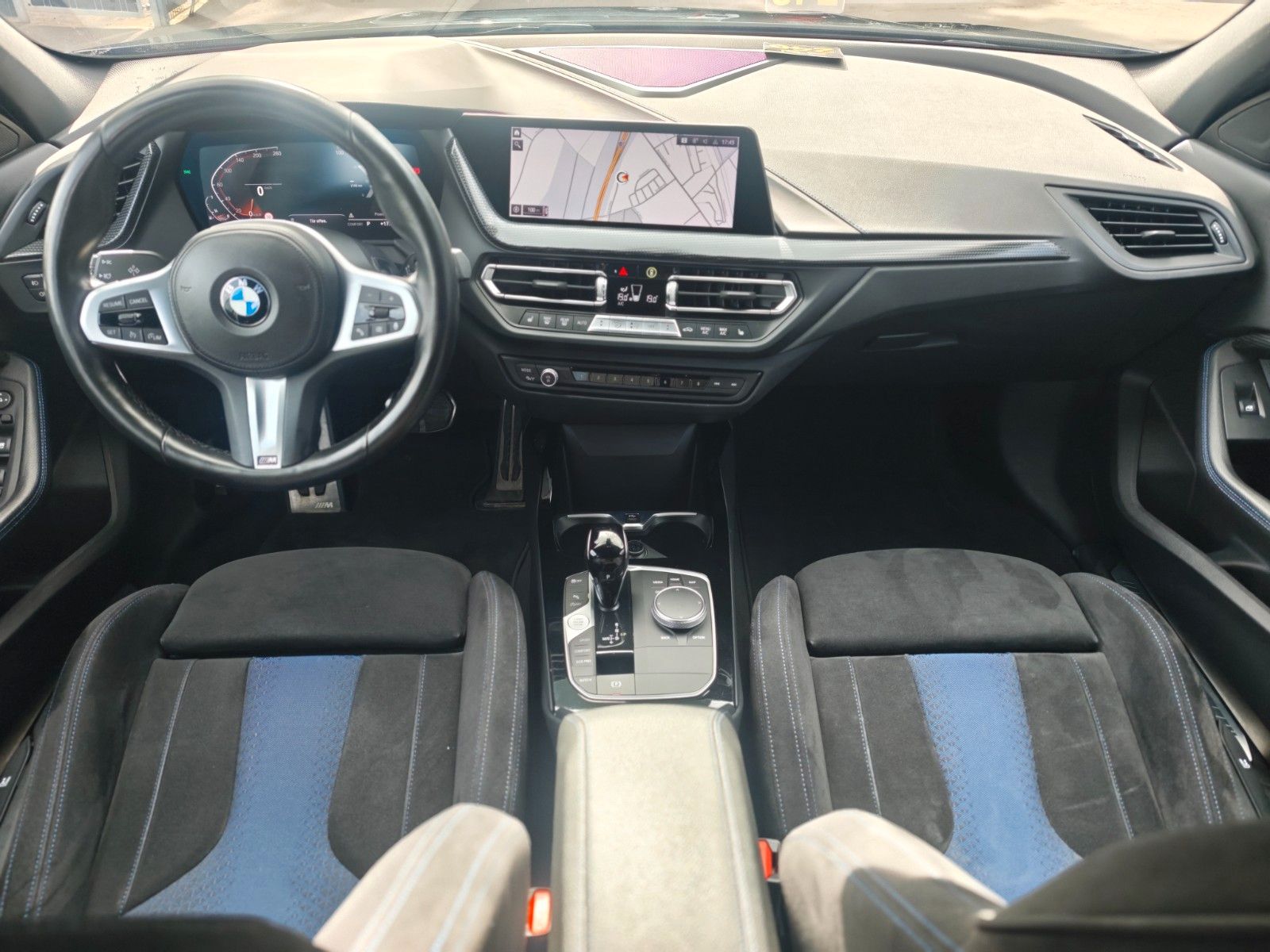 Fahrzeugabbildung BMW 120I M SPORTPAKET *SHADOW*NAVI*LED*ALCANTARA*TOP
