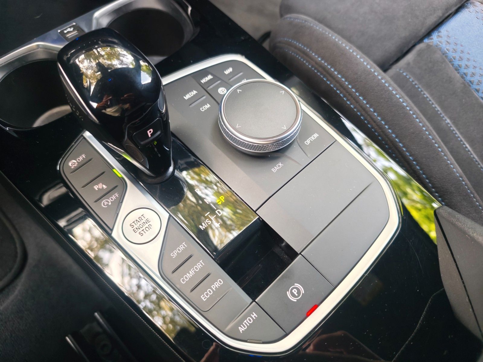 Fahrzeugabbildung BMW 120I M SPORTPAKET *SHADOW*NAVI*LED*ALCANTARA*TOP