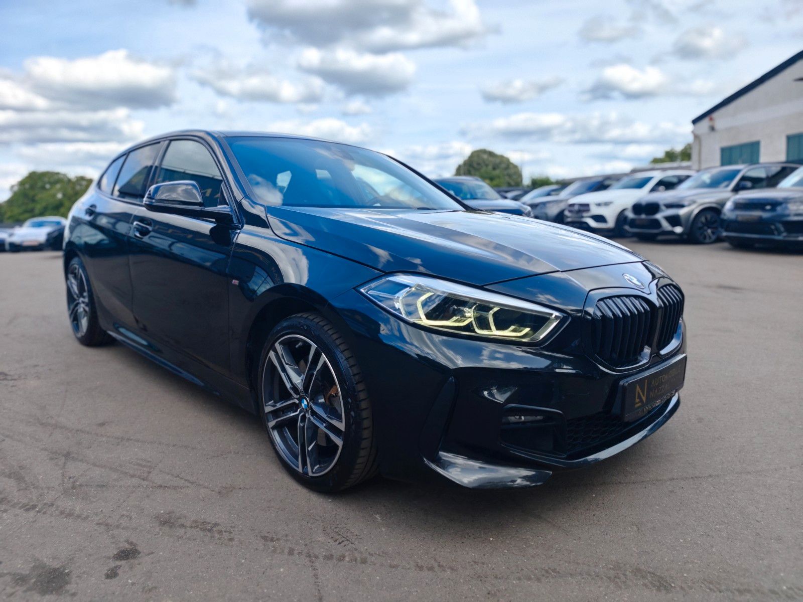 Fahrzeugabbildung BMW 120I M SPORTPAKET *SHADOW*NAVI*LED*ALCANTARA*TOP
