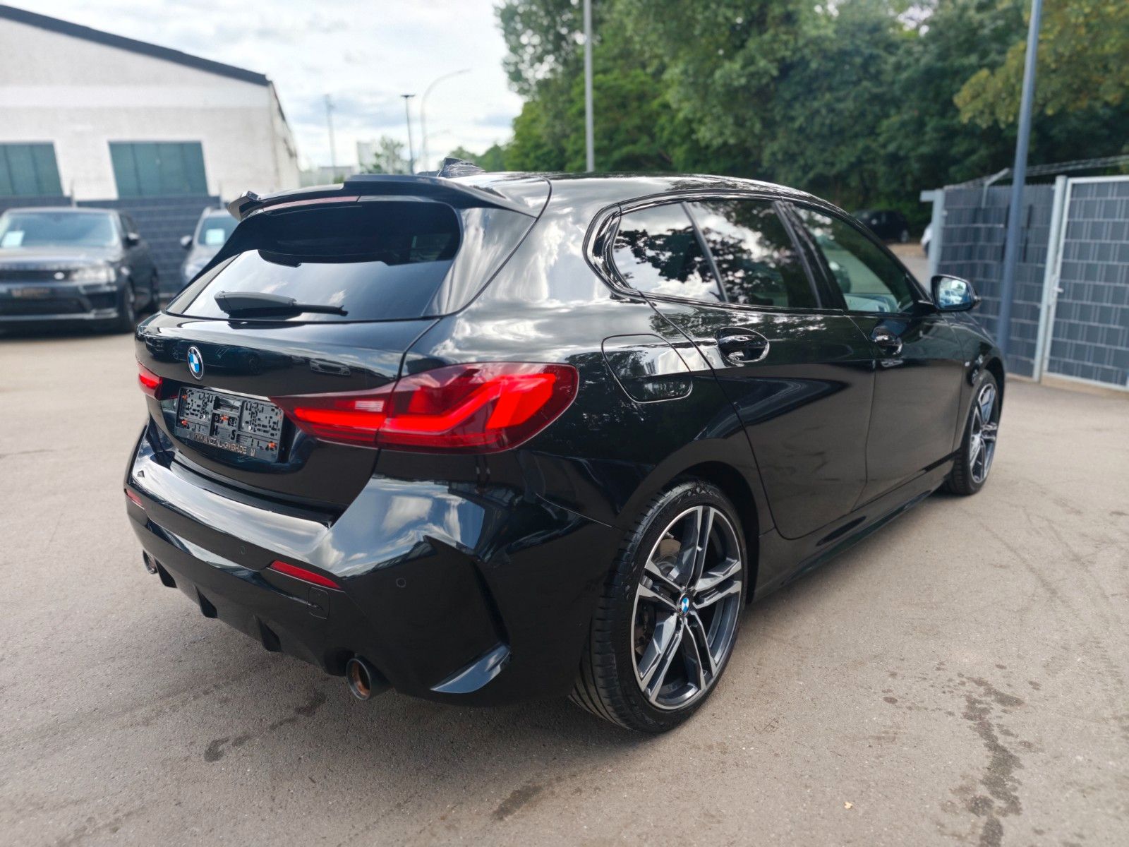 Fahrzeugabbildung BMW 120I M SPORTPAKET *SHADOW*NAVI*LED*ALCANTARA*TOP