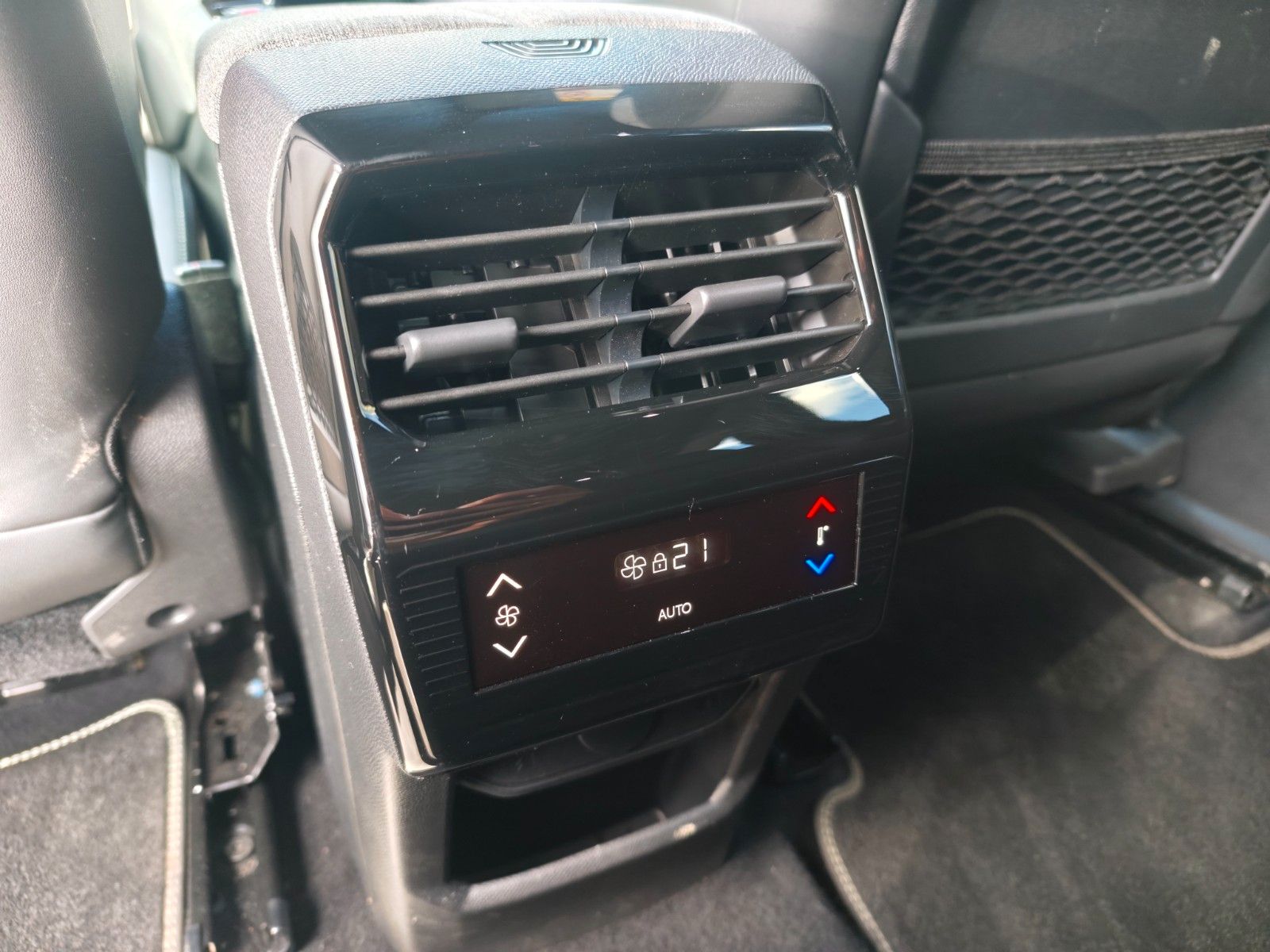 Fahrzeugabbildung Peugeot 5008 GT*APPLE CAR*NAVI*GARANTIE*7-SITZER*KAMERA*