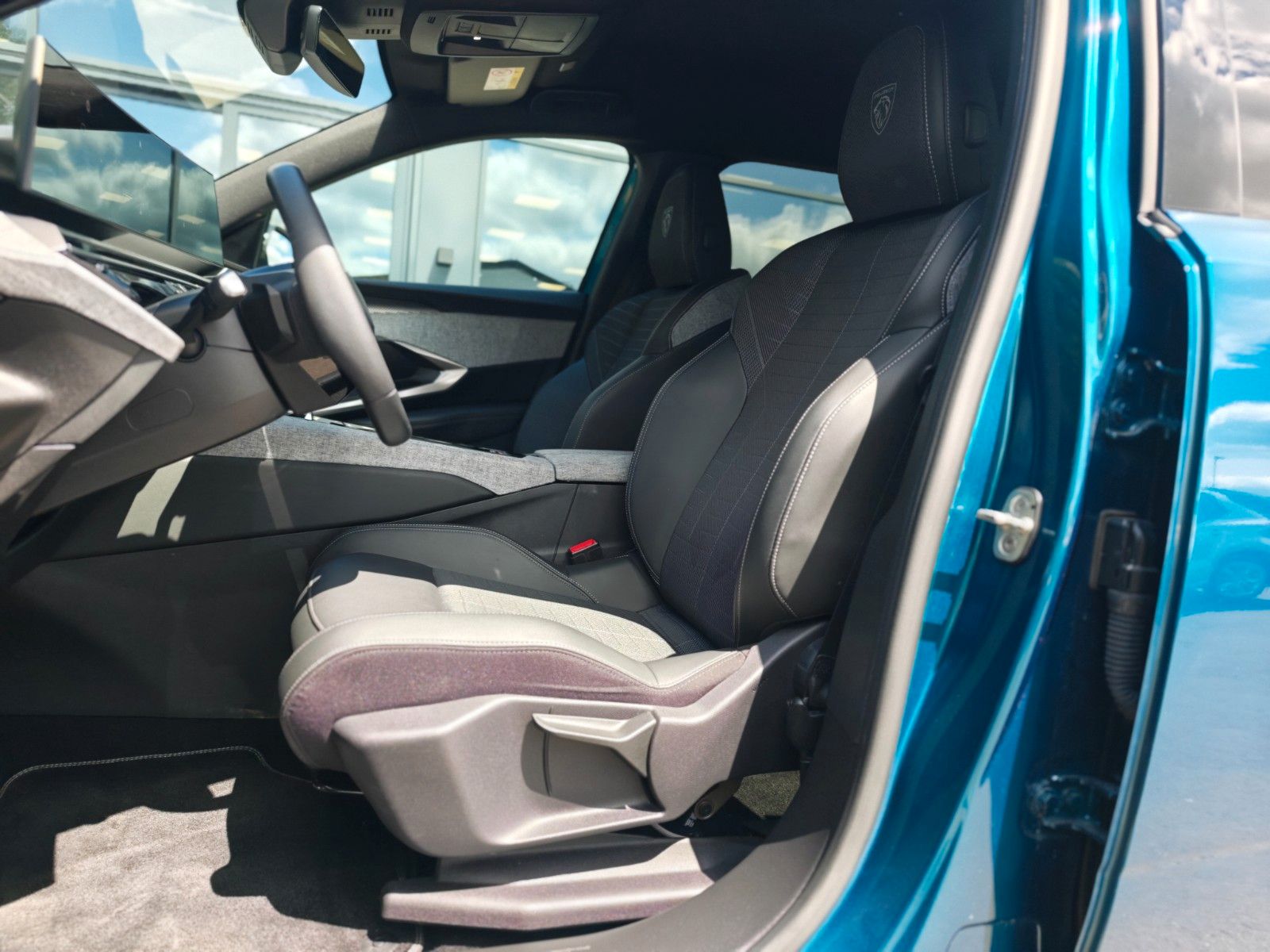 Fahrzeugabbildung Peugeot 5008 GT*APPLE CAR*NAVI*GARANTIE*7-SITZER*KAMERA*
