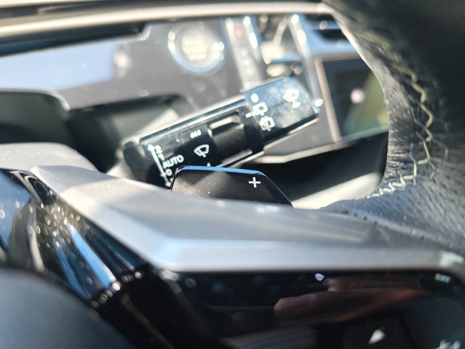 Fahrzeugabbildung Peugeot 5008 GT*APPLE CAR*NAVI*GARANTIE*7-SITZER*KAMERA*