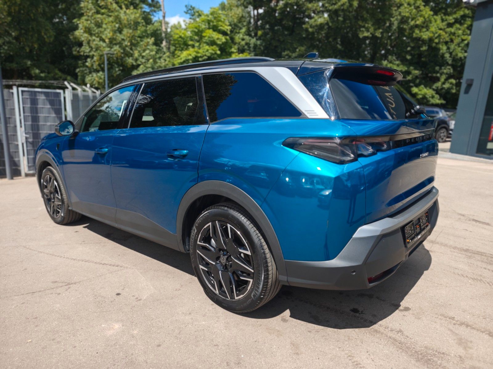 Fahrzeugabbildung Peugeot 5008 GT*APPLE CAR*NAVI*GARANTIE*7-SITZER*KAMERA*