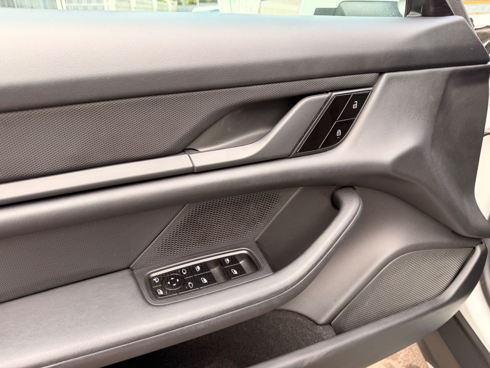 Fahrzeugabbildung Porsche TAYCAN CROSS TURISMO 4*PERFORMANCE PLUS*LED*TOP