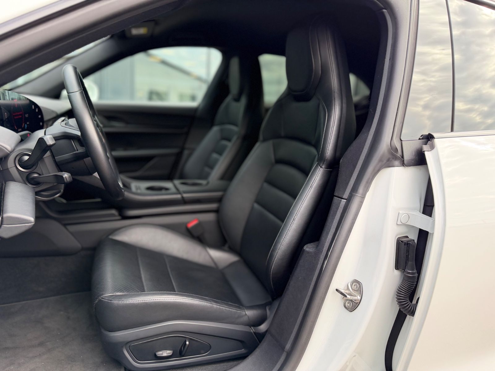 Fahrzeugabbildung Porsche TAYCAN CROSS TURISMO 4*PERFORMANCE PLUS*LED*TOP
