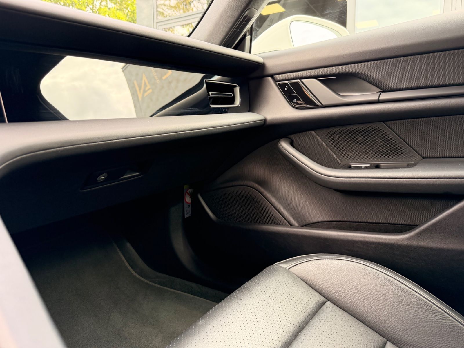 Fahrzeugabbildung Porsche TAYCAN CROSS TURISMO 4*PERFORMANCE PLUS*LED*TOP