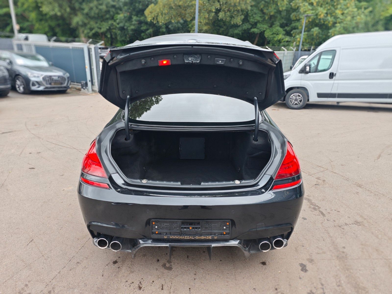 Fahrzeugabbildung BMW M6 COUPÉ *AUT.*CARBON*KAMERA*LED*20.Z*HEAD-UP*