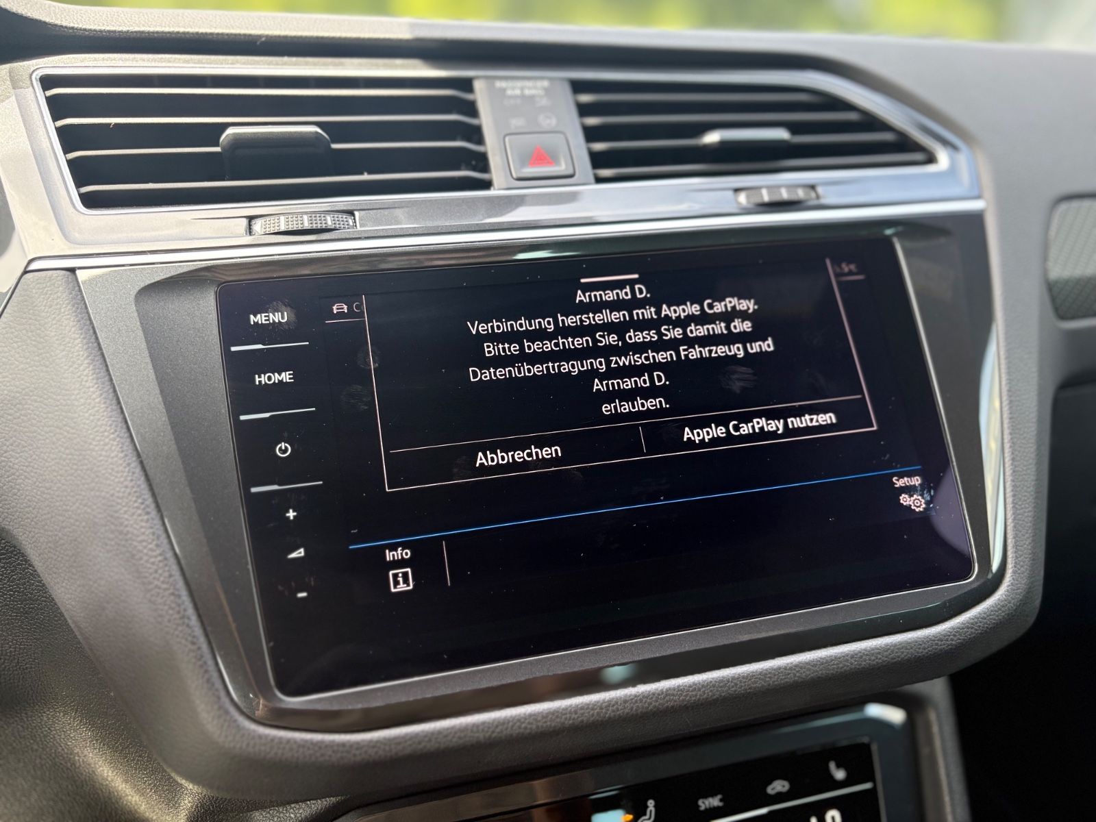 Fahrzeugabbildung Volkswagen TIGUAN R-LINE 4MOTION *AUT*LED*KAM*SHZ*LEDER*