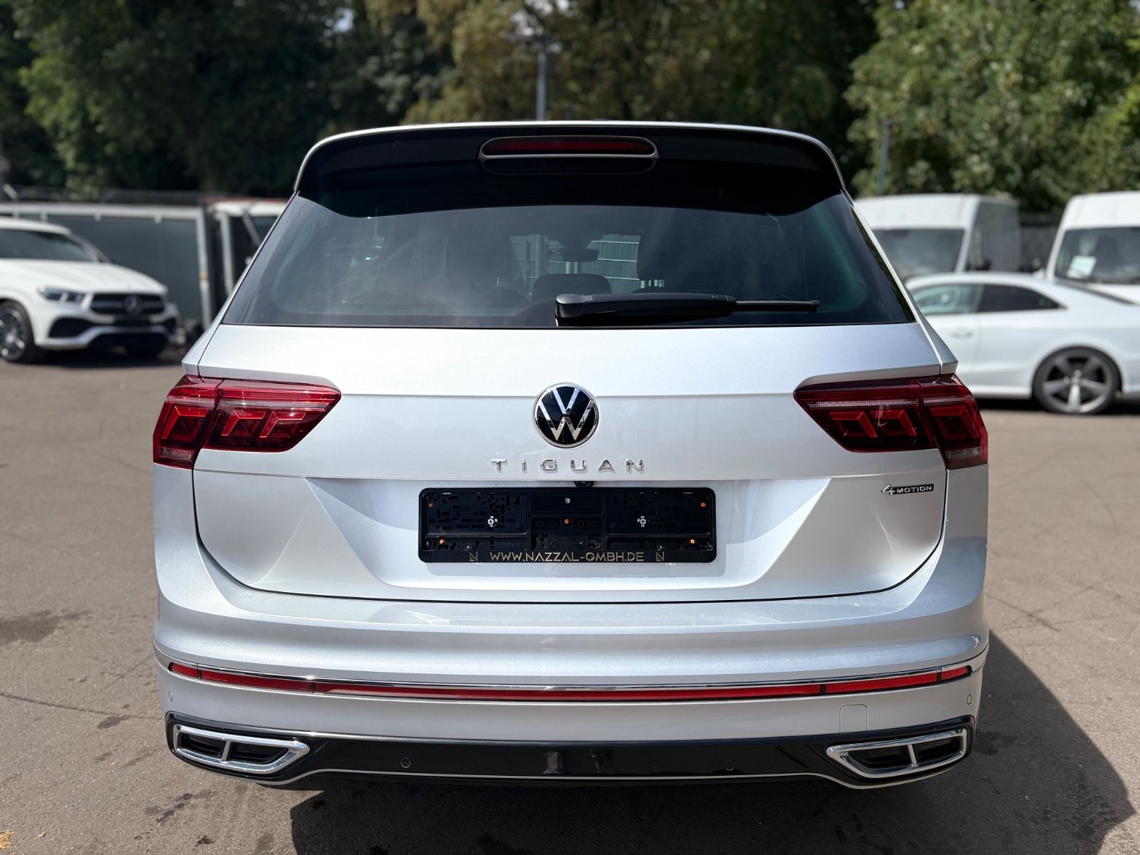 Fahrzeugabbildung Volkswagen TIGUAN R-LINE 4MOTION *AUT*LED*KAM*SHZ*LEDER*