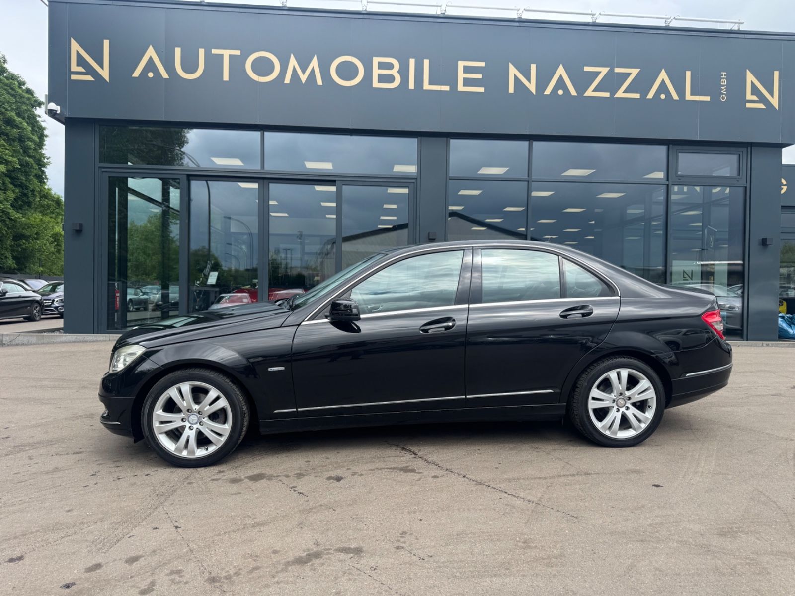 Fahrzeugabbildung Mercedes-Benz C 180 LIMOUSINE AVANTDARDE*