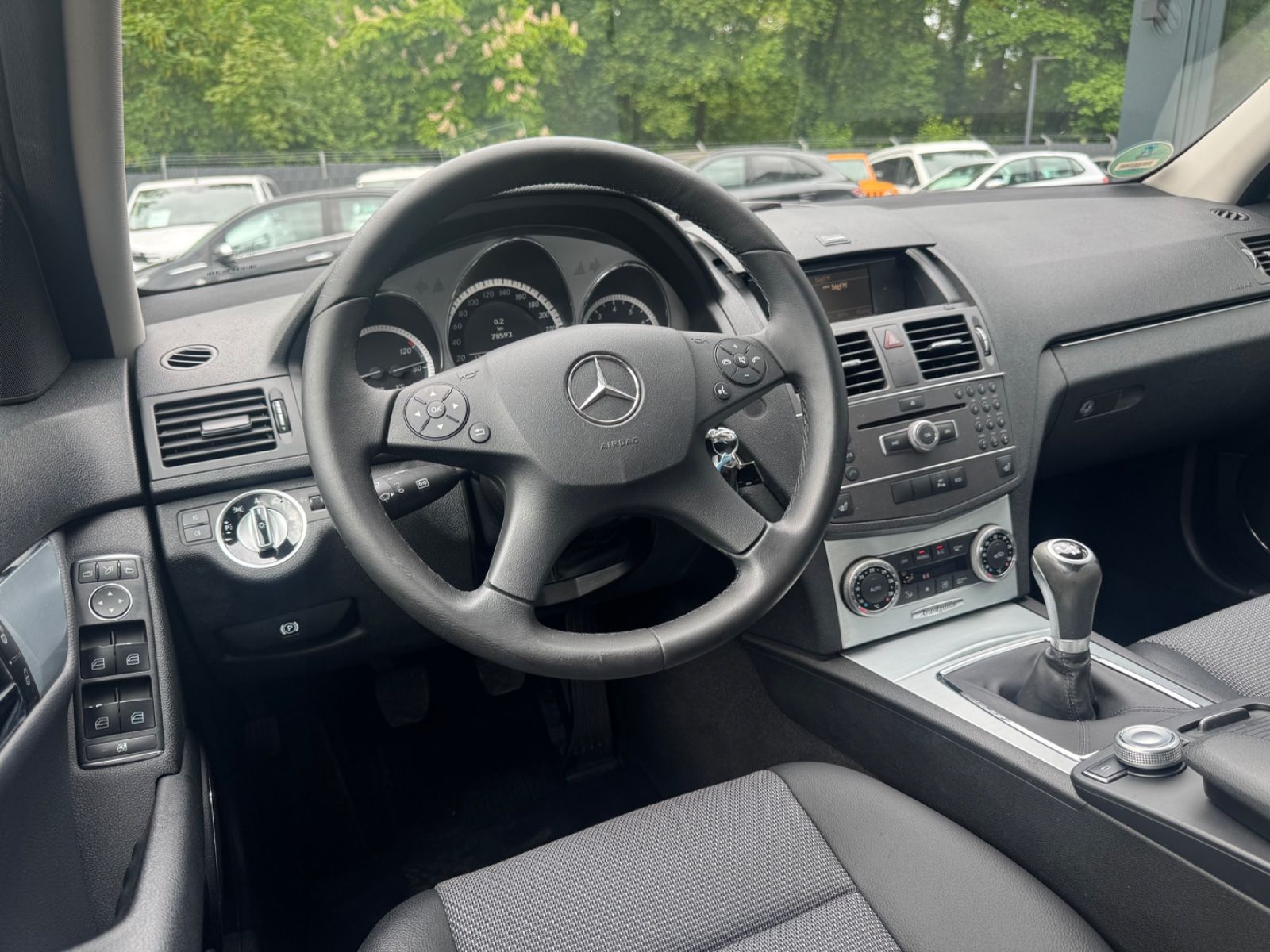 Fahrzeugabbildung Mercedes-Benz C 180 LIMOUSINE AVANTDARDE*