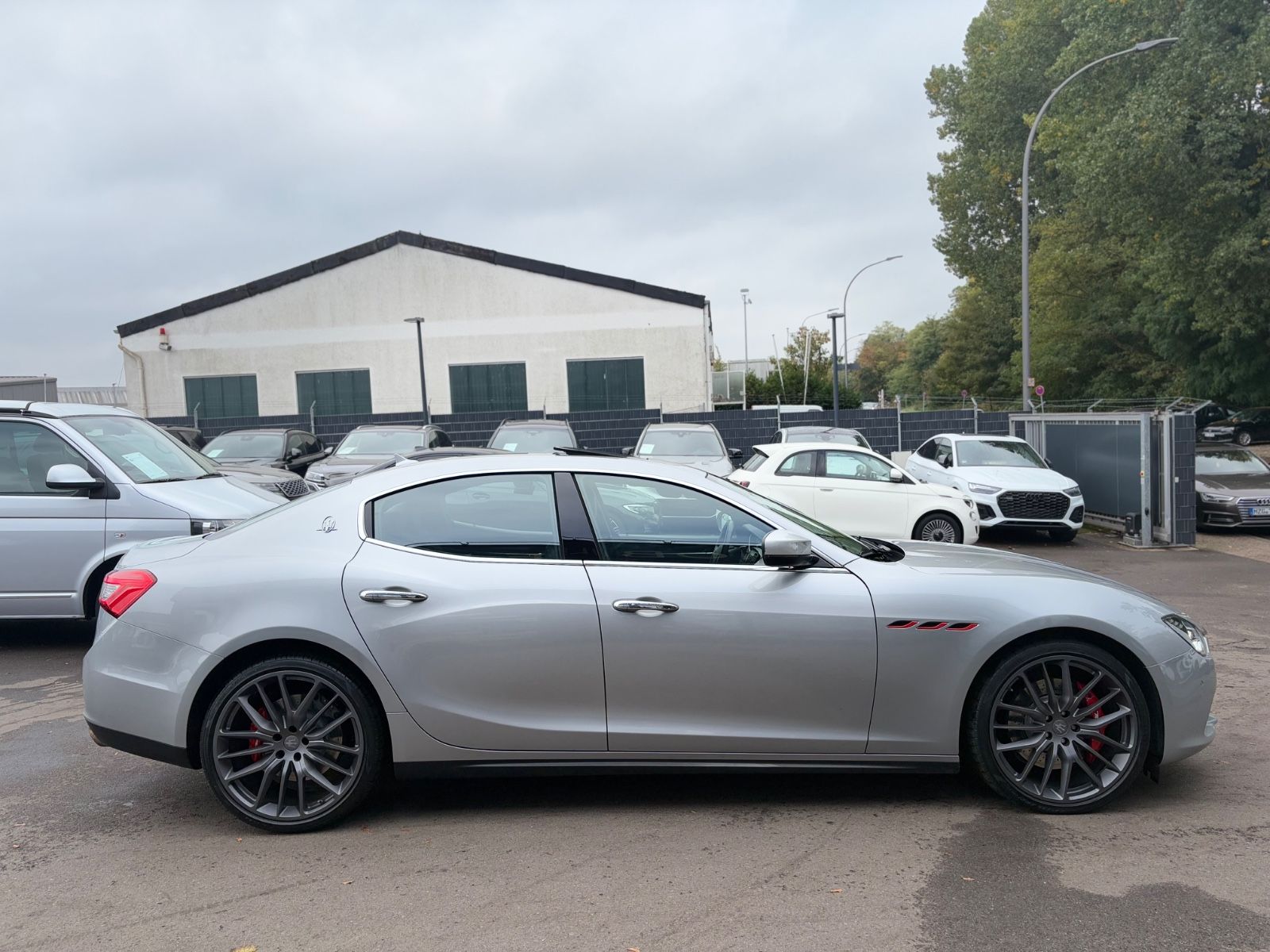 Fahrzeugabbildung Maserati GHIBLI S Q4 *PANO*LEDER*NAVI*LED*KAM*SHZ*