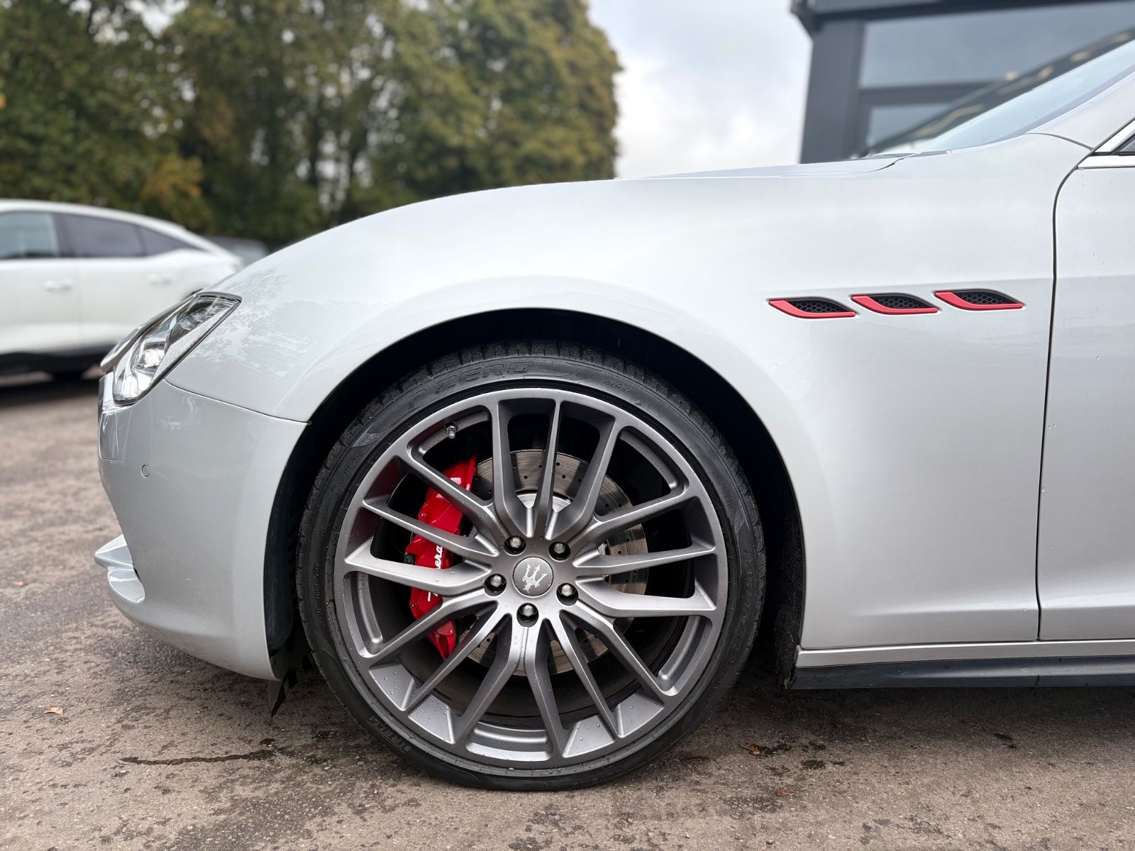 Fahrzeugabbildung Maserati GHIBLI S Q4 *PANO*LEDER*NAVI*LED*KAM*SHZ*