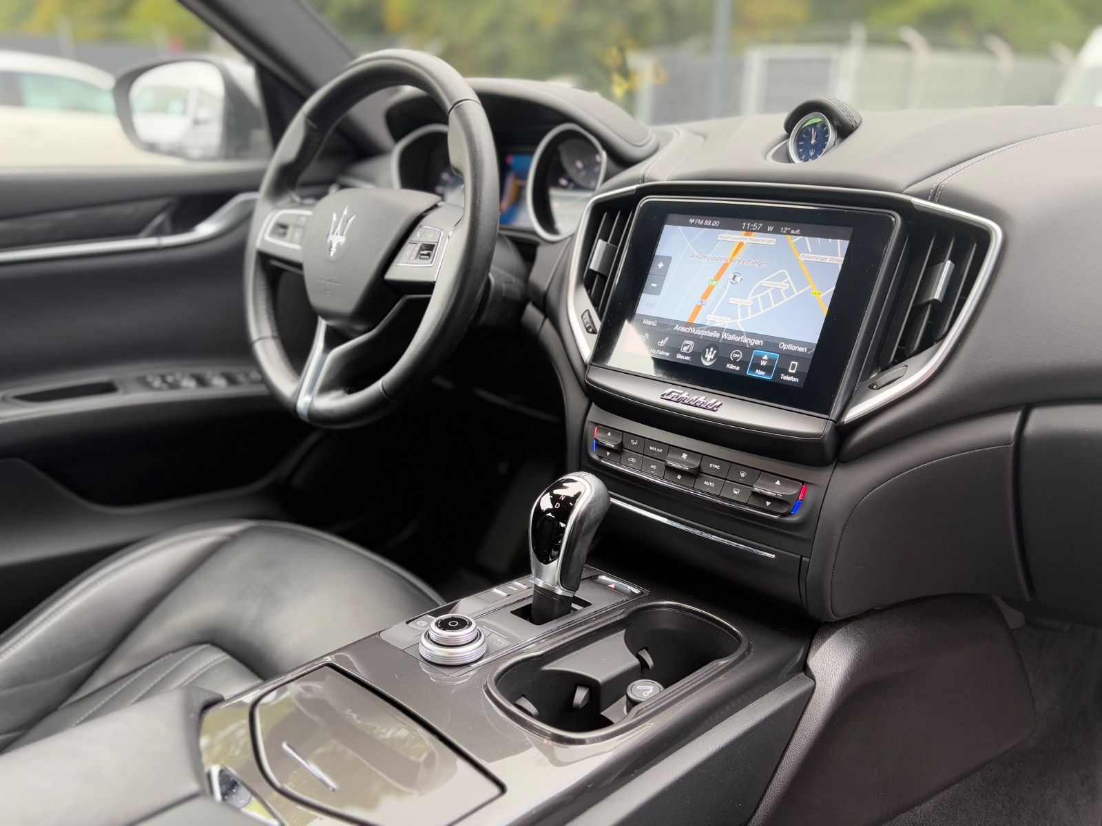 Fahrzeugabbildung Maserati GHIBLI S Q4 *PANO*LEDER*NAVI*LED*KAM*SHZ*