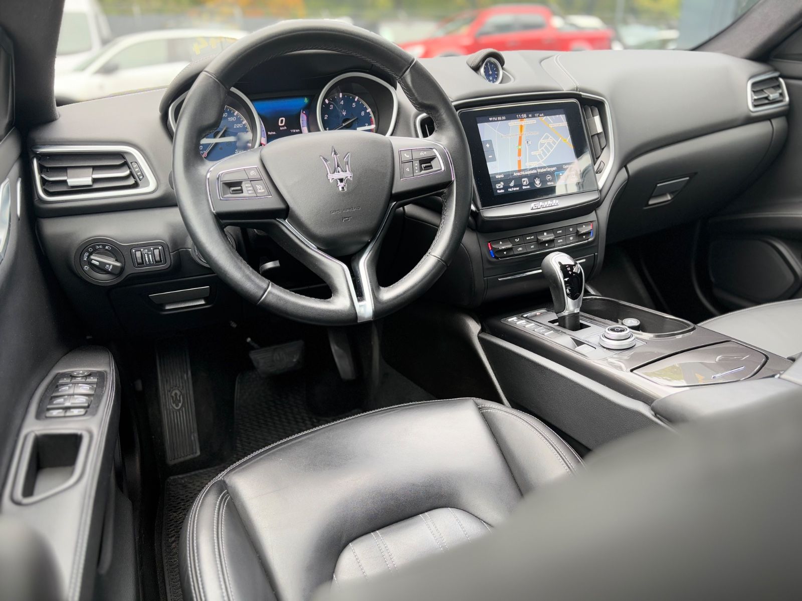 Fahrzeugabbildung Maserati GHIBLI S Q4 *PANO*LEDER*NAVI*LED*KAM*SHZ*