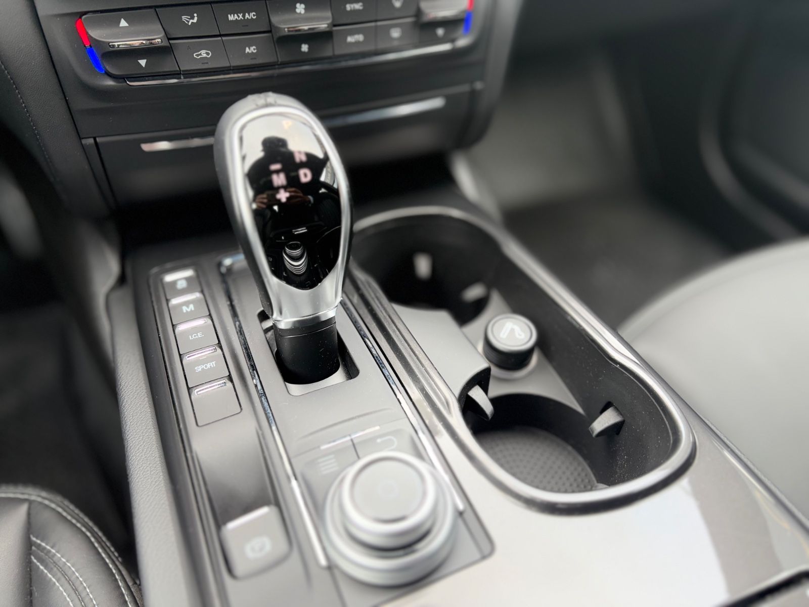 Fahrzeugabbildung Maserati GHIBLI S Q4 *PANO*LEDER*NAVI*LED*KAM*SHZ*