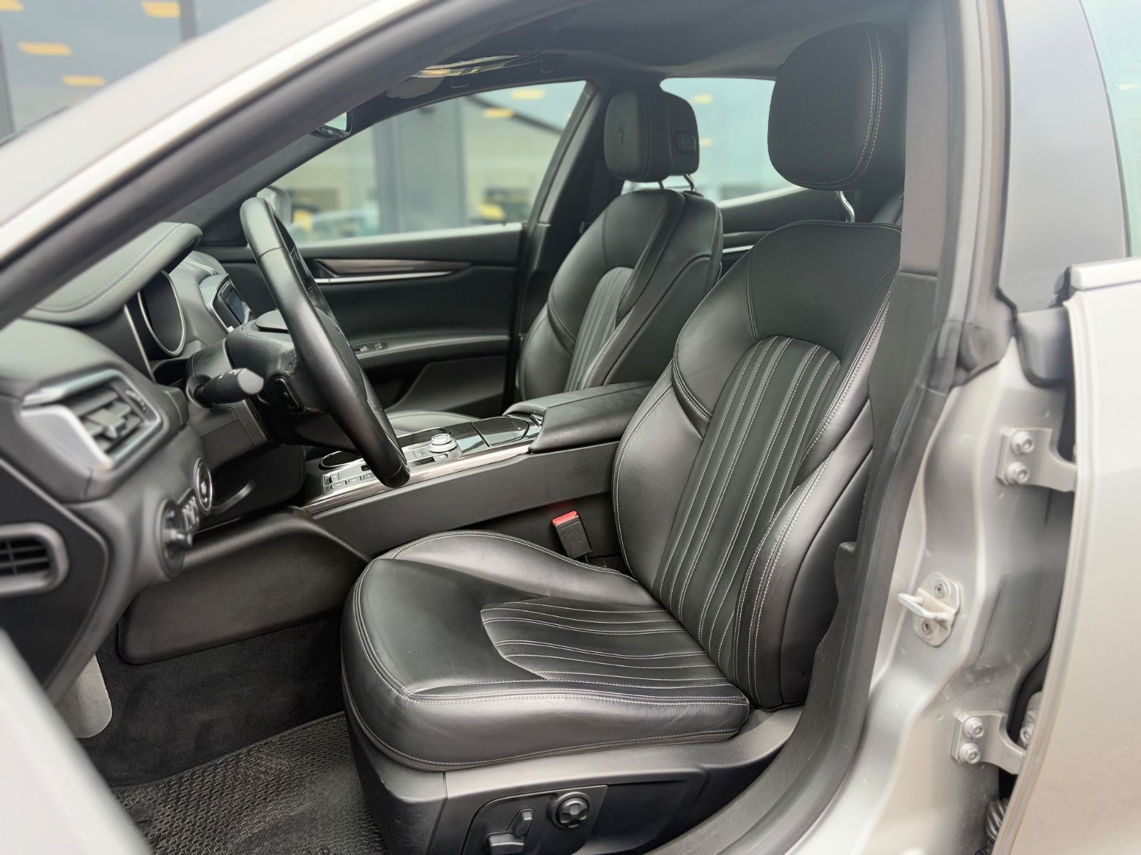 Fahrzeugabbildung Maserati GHIBLI S Q4 *PANO*LEDER*NAVI*LED*KAM*SHZ*