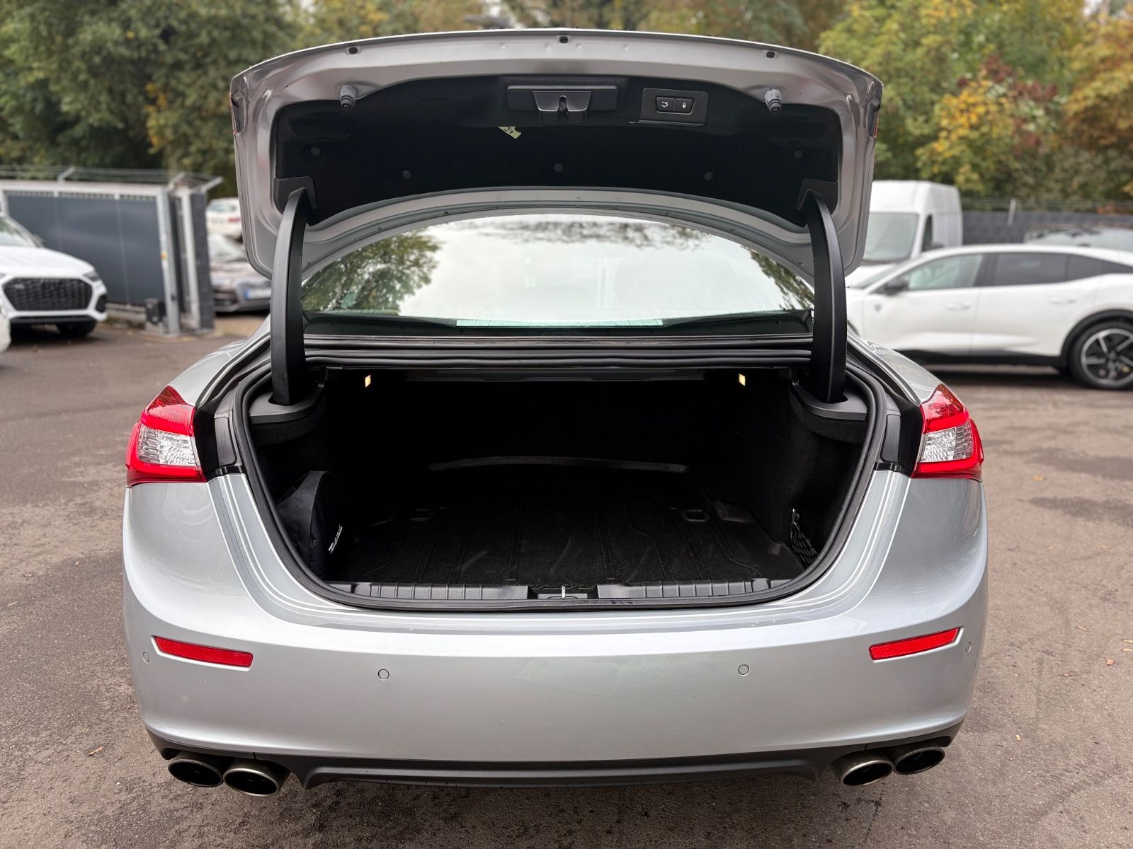 Fahrzeugabbildung Maserati GHIBLI S Q4 *PANO*LEDER*NAVI*LED*KAM*SHZ*
