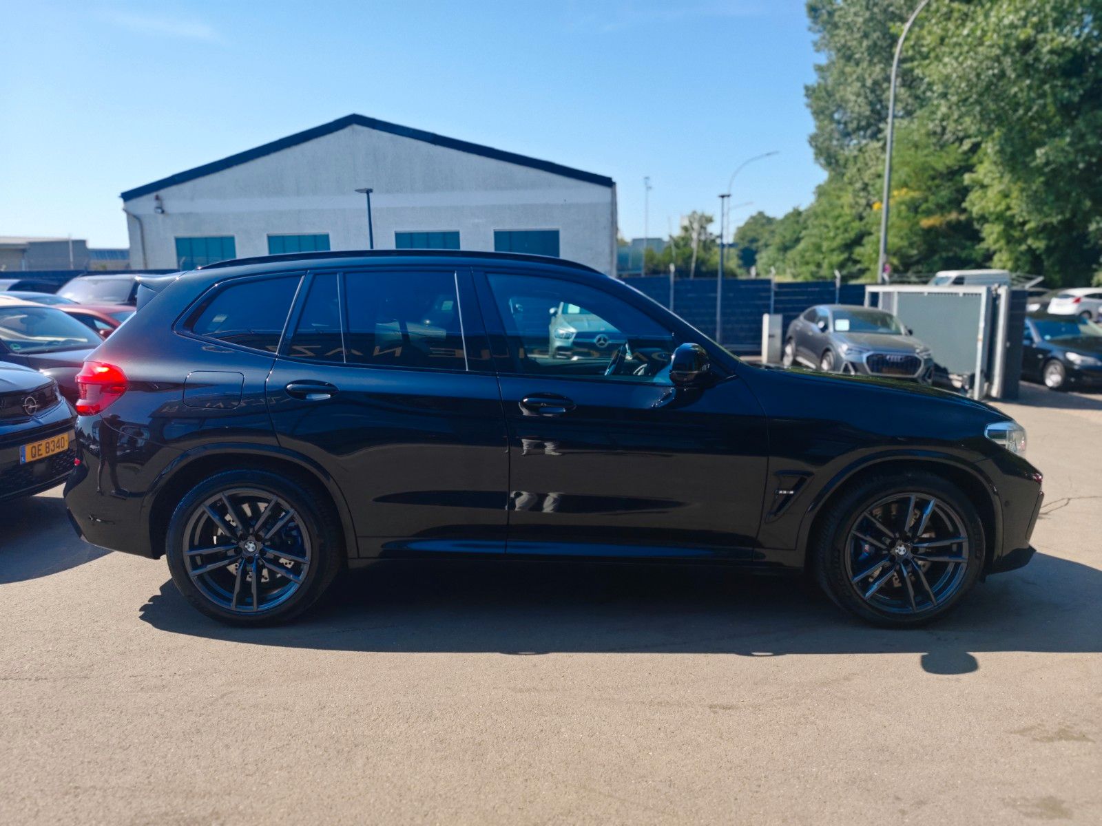 Fahrzeugabbildung BMW X3 M COMPETITION*2.HD*PANO*HARMAN*4X SHZ*CARBON*