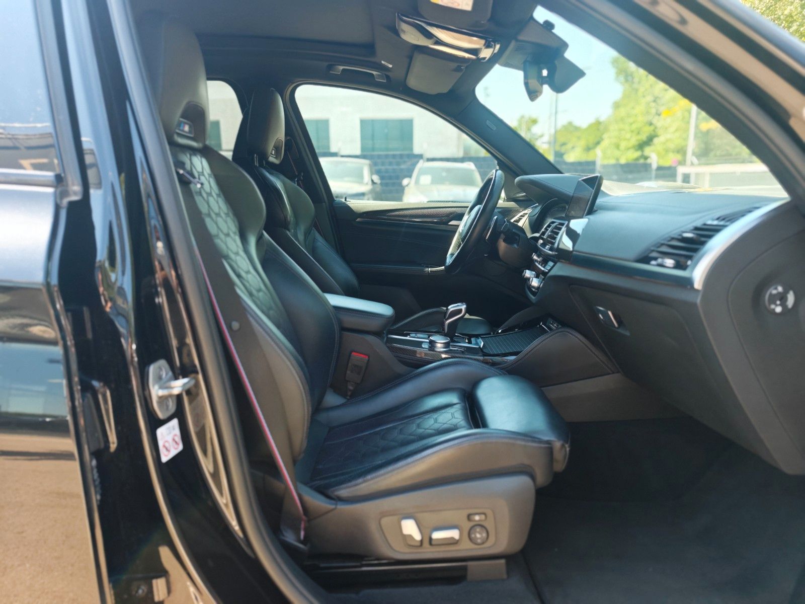 Fahrzeugabbildung BMW X3 M COMPETITION*2.HD*PANO*HARMAN*4X SHZ*CARBON*