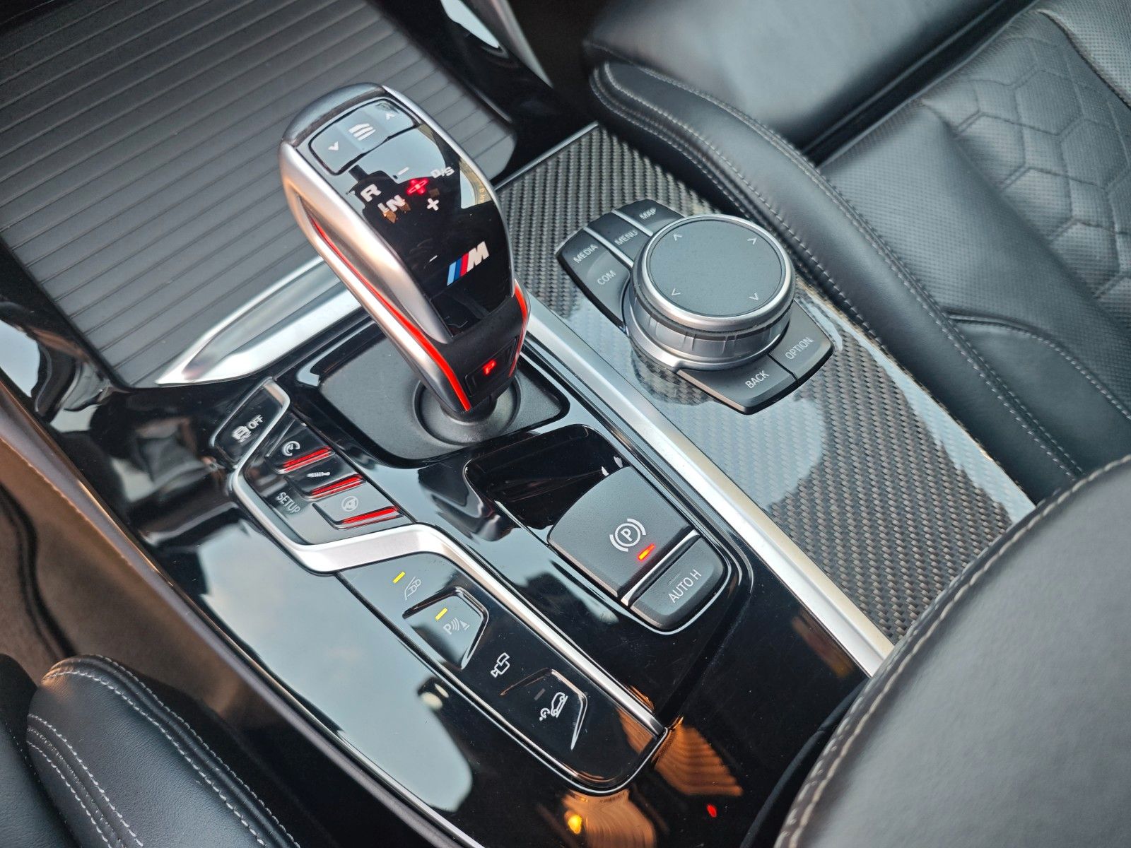 Fahrzeugabbildung BMW X3 M COMPETITION*2.HD*PANO*HARMAN*4X SHZ*CARBON*